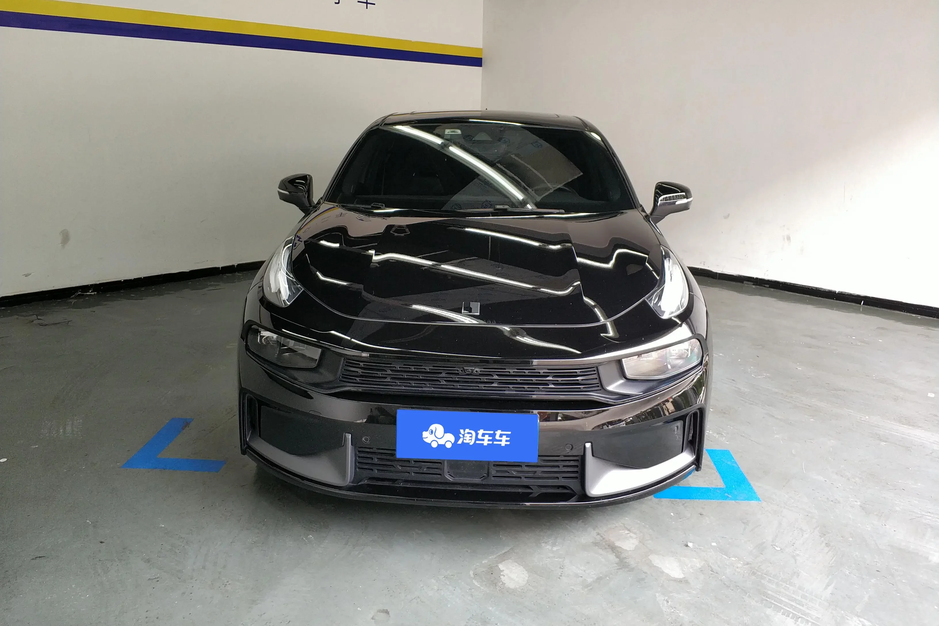 Lynk & Co 03