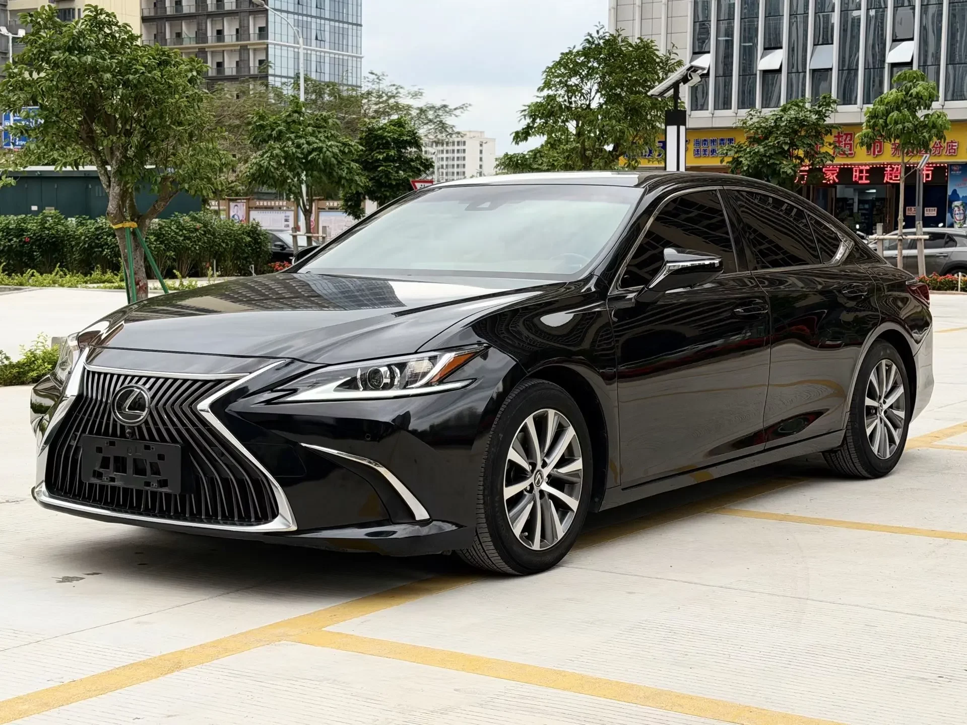 Lexus ES