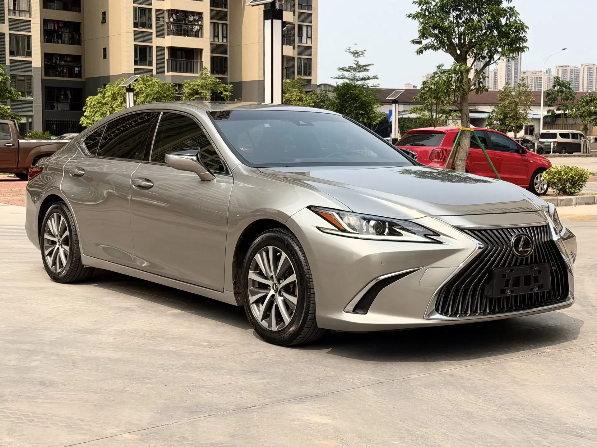Lexus ES