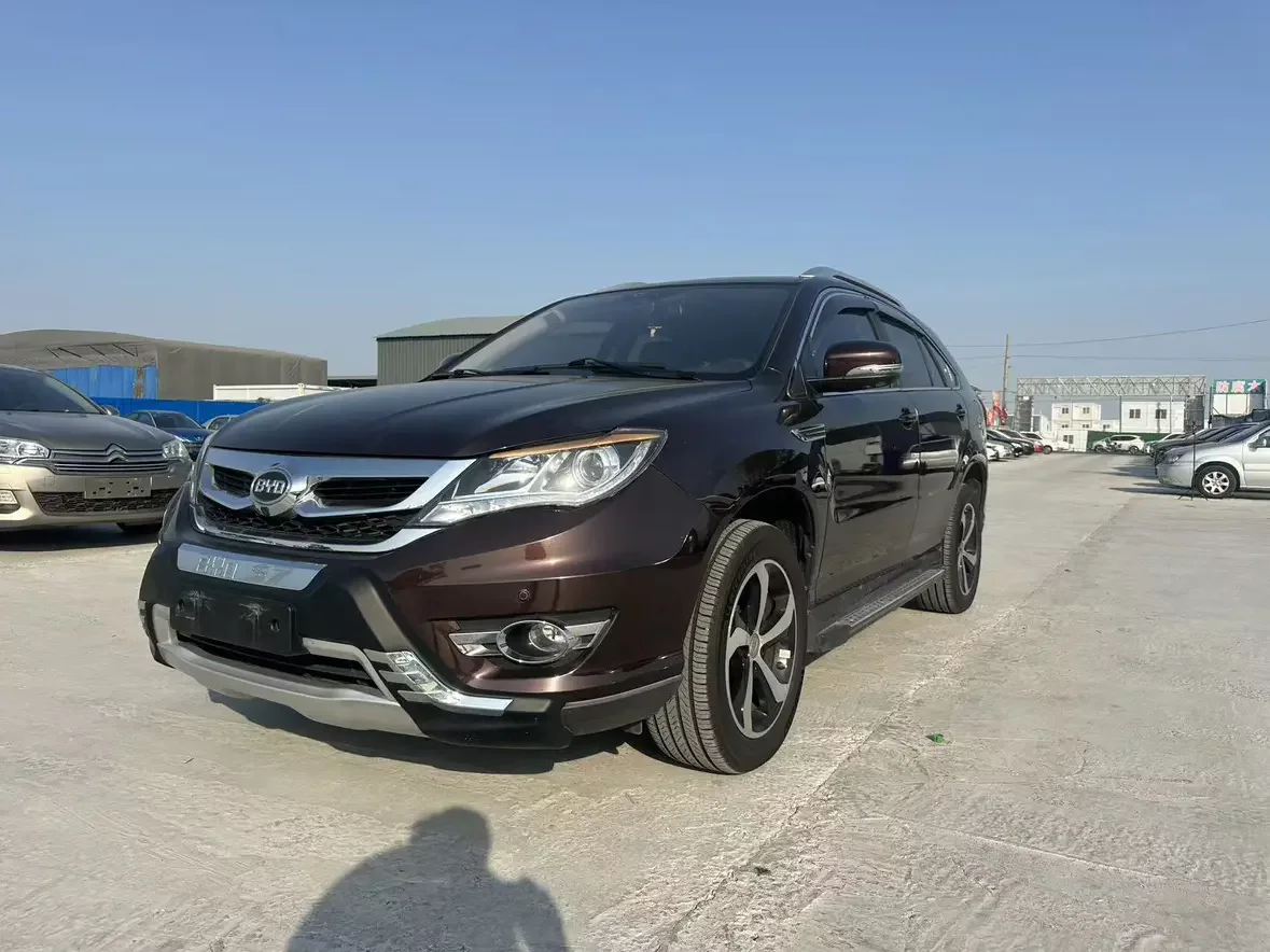 BYD S7