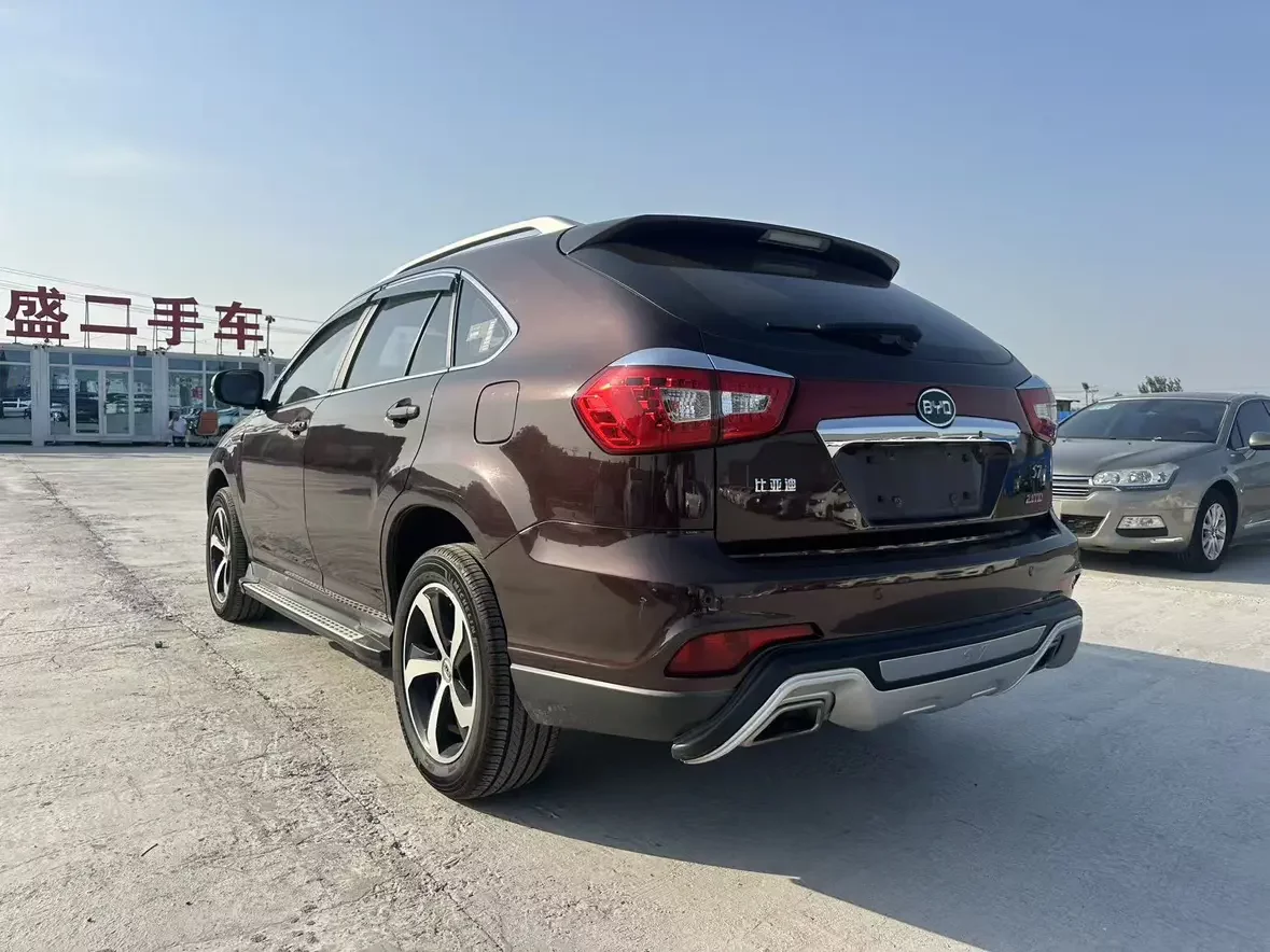 BYD S7
