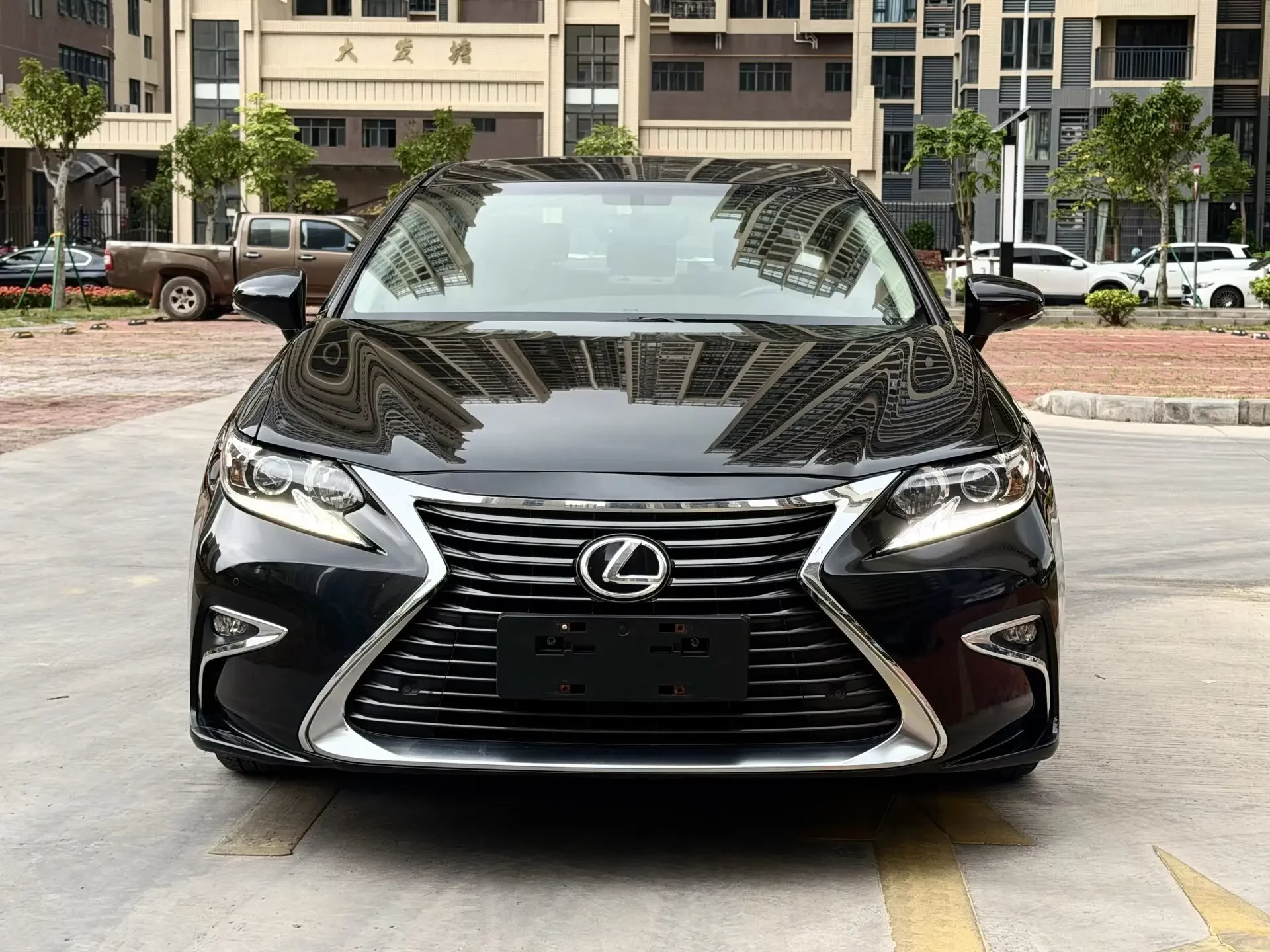Lexus ES