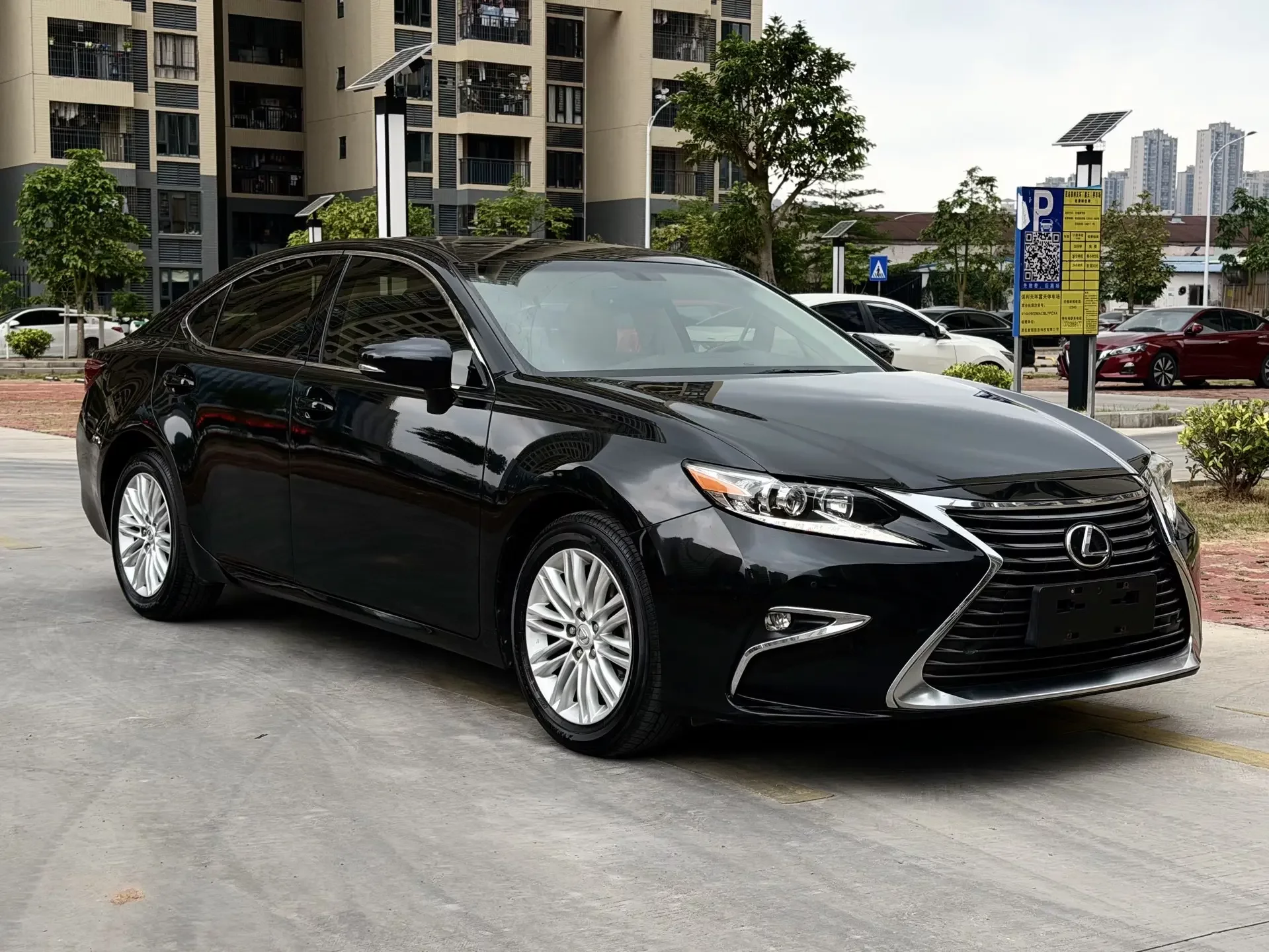 Lexus ES