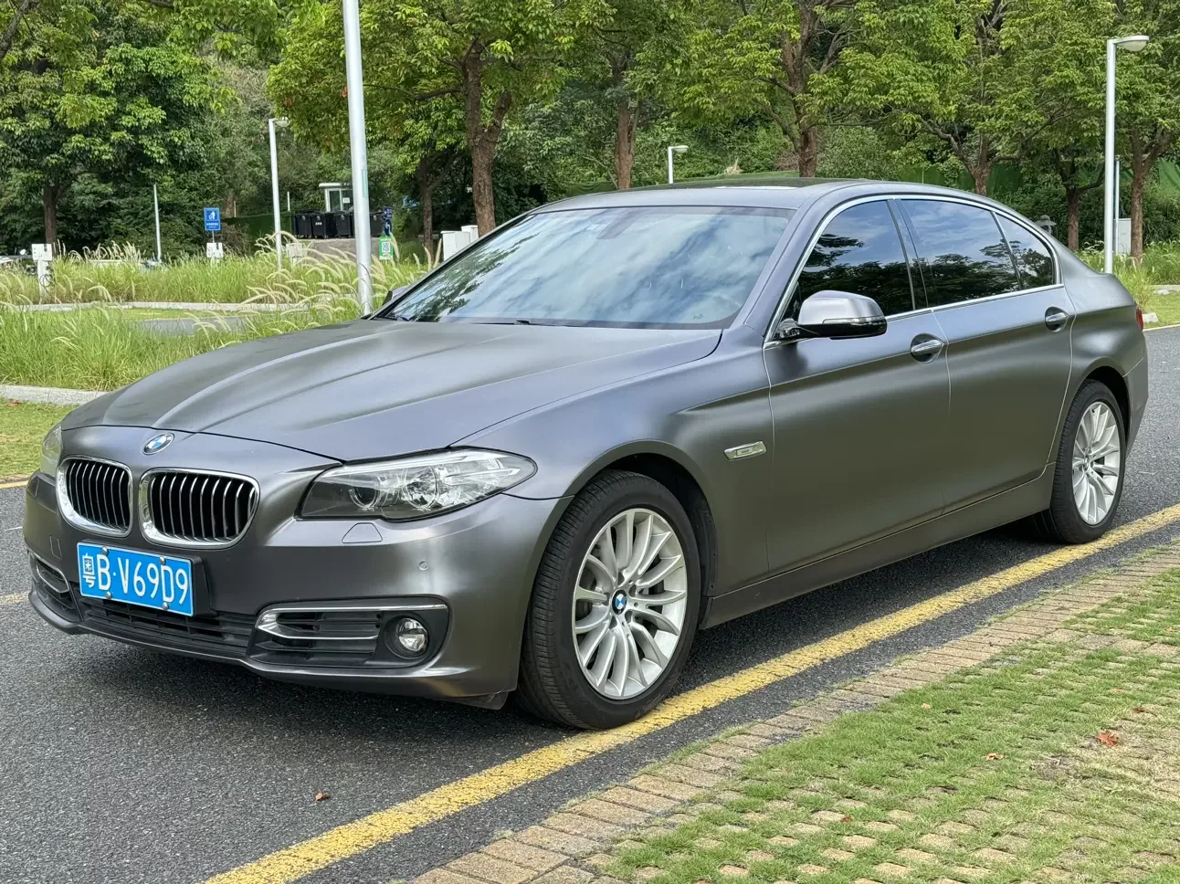 BMW 5 Series  из Китая