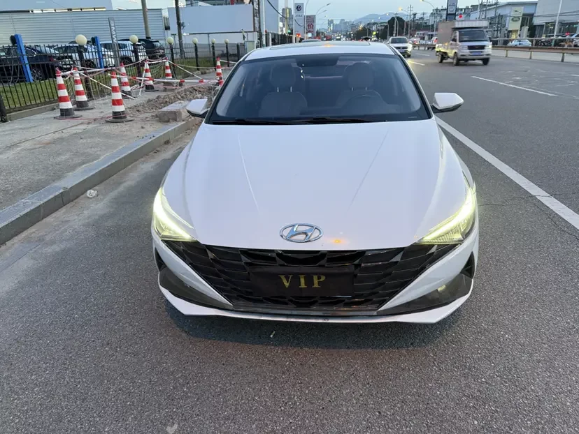 Hyundai Elantra