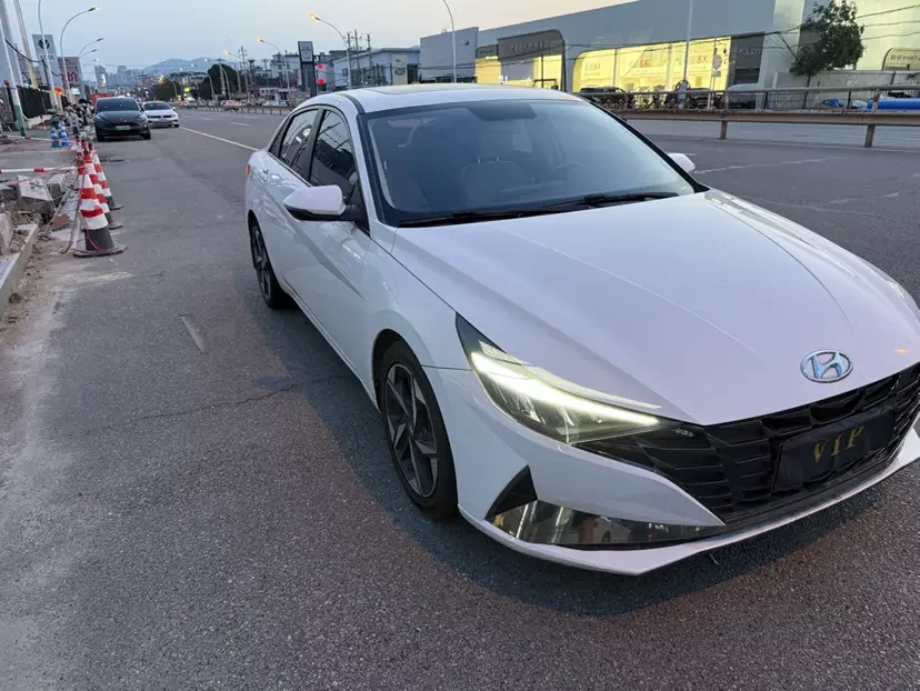 Hyundai Elantra