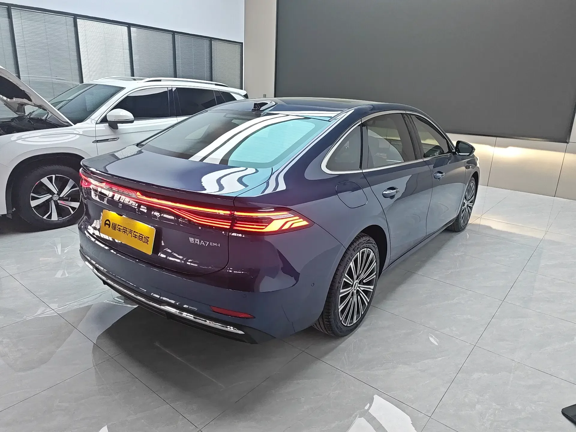 Geely Galaxy A7 EM