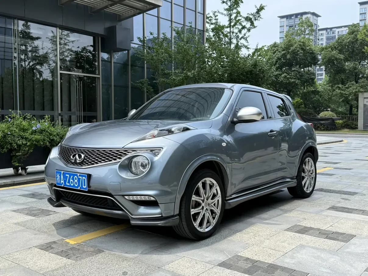 Infiniti ESQ