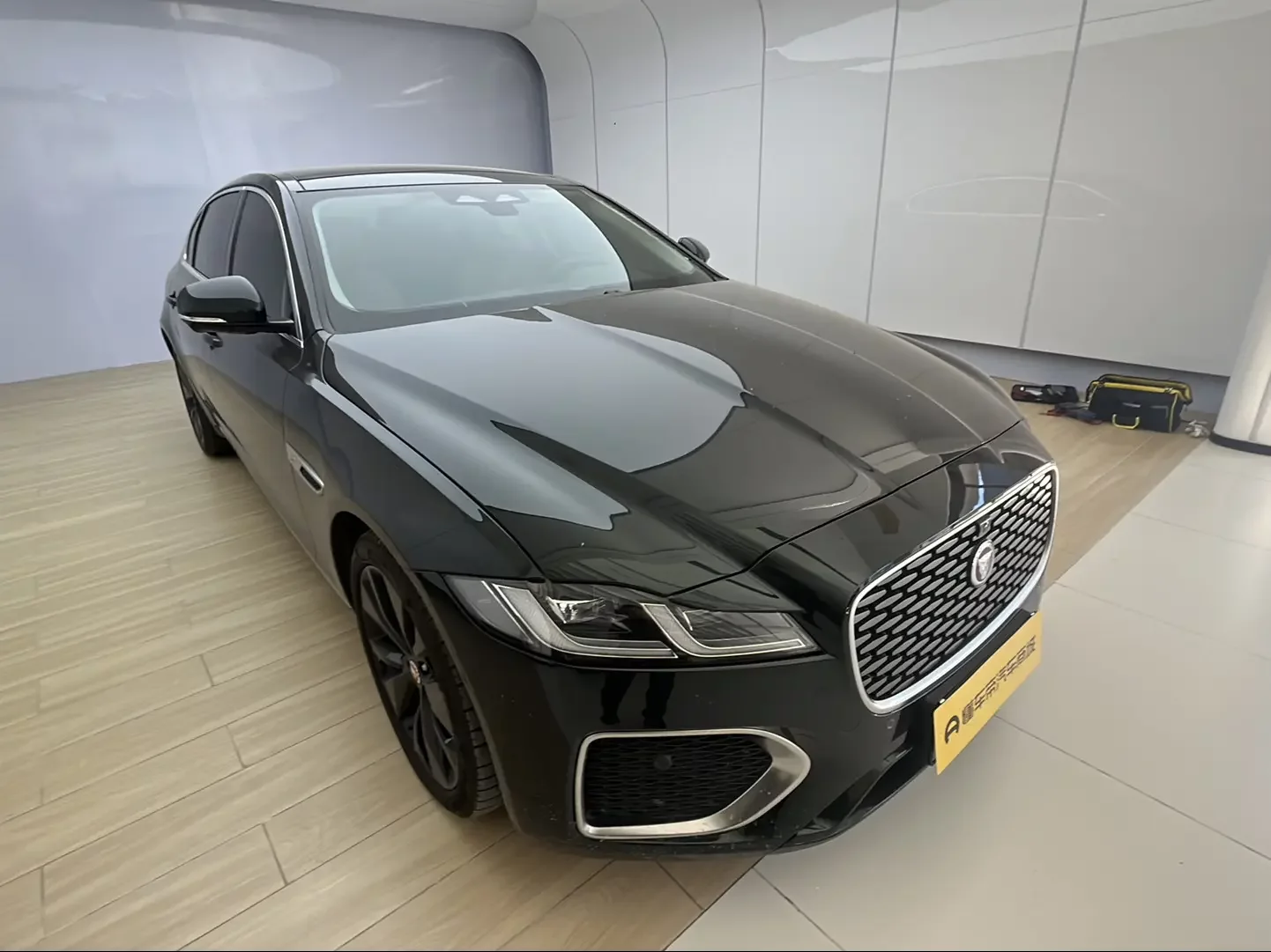 Jaguar XFL