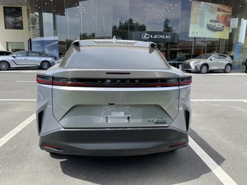 Lexus RZ
