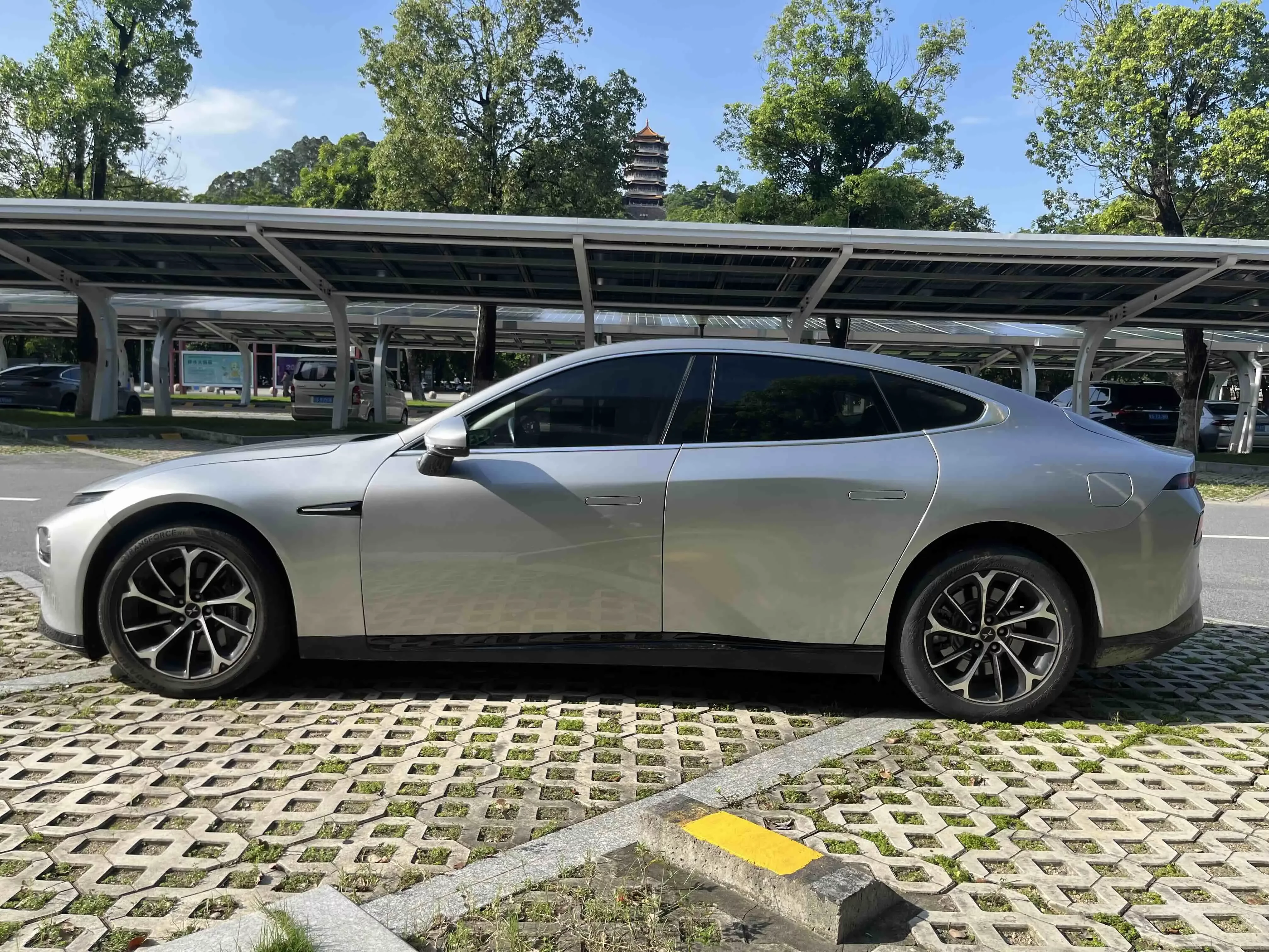 Xpeng P7