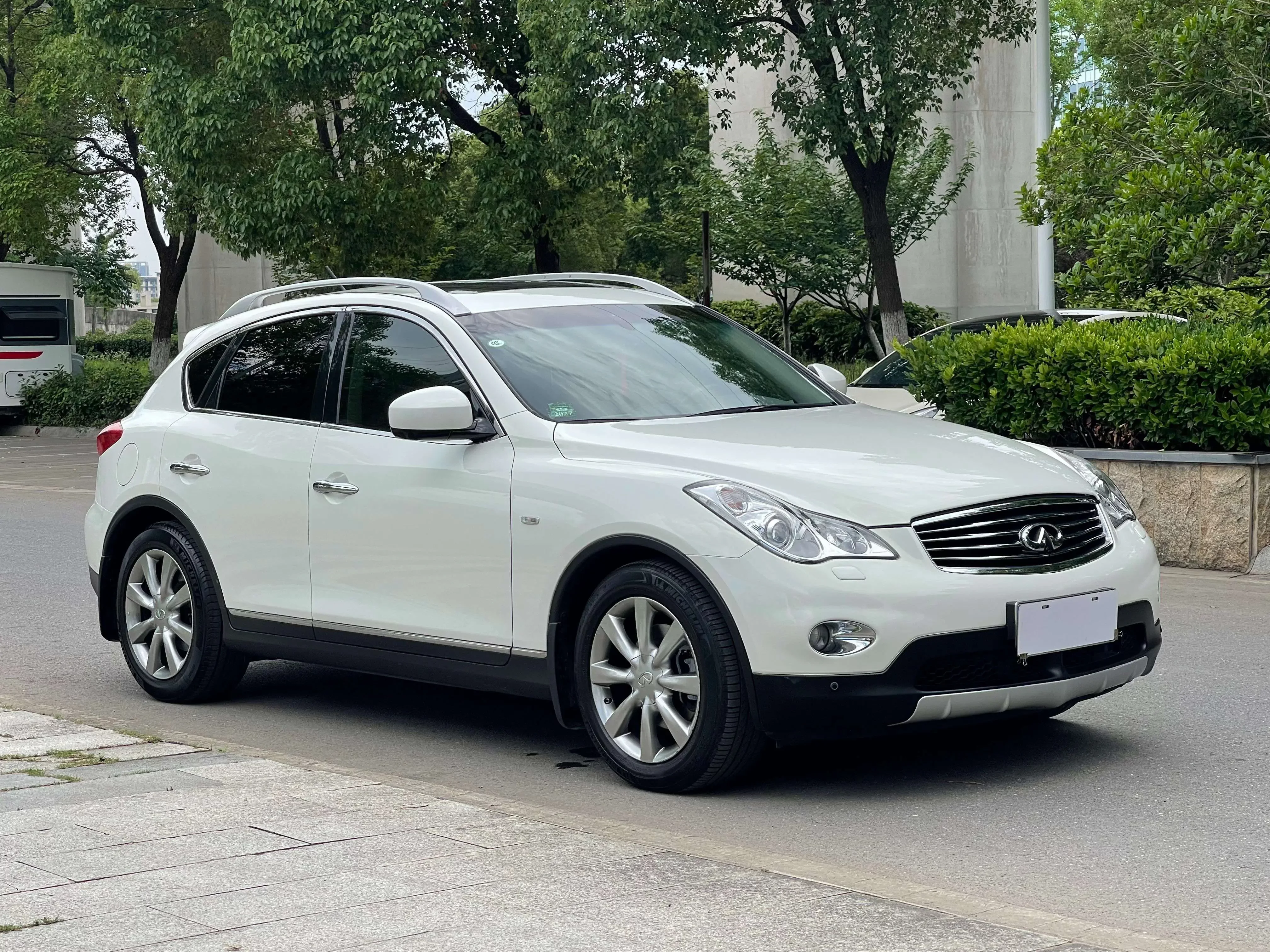 Infiniti EX