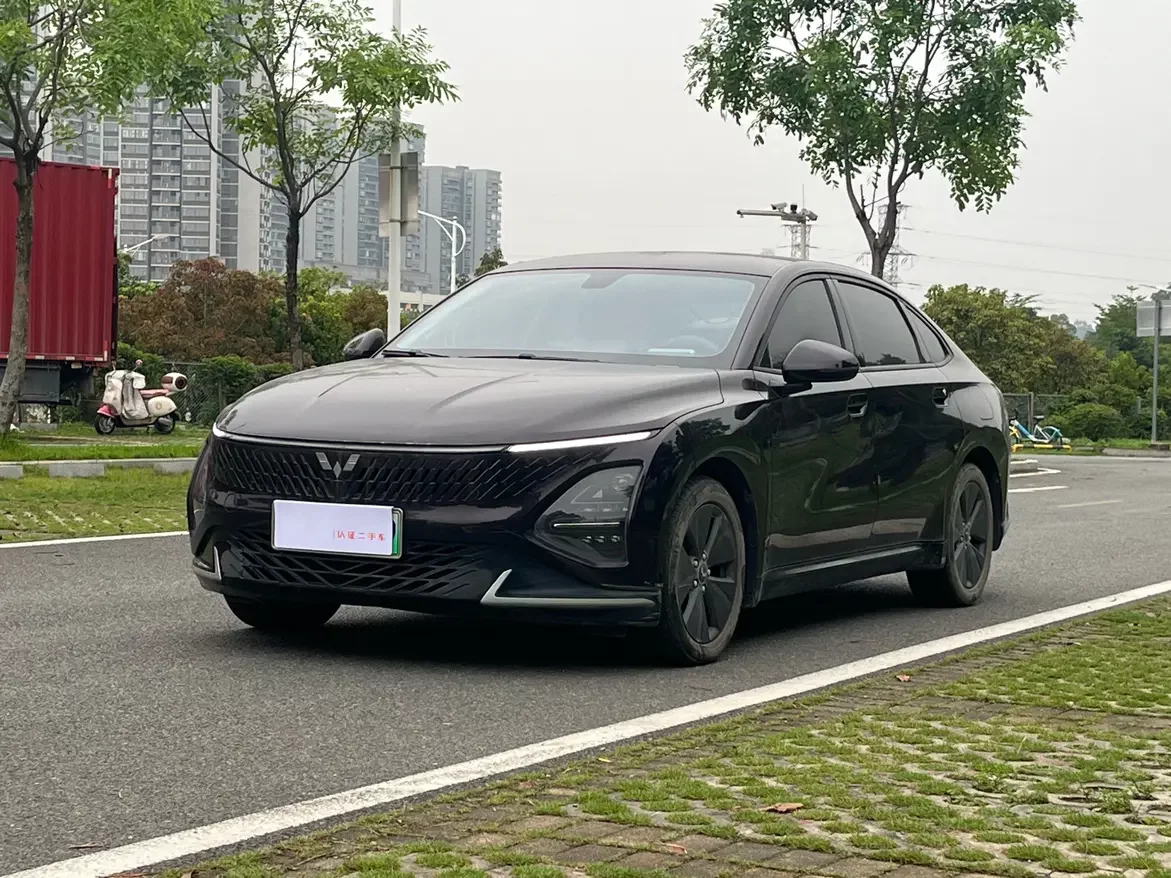 Wuling Starlight PHEV