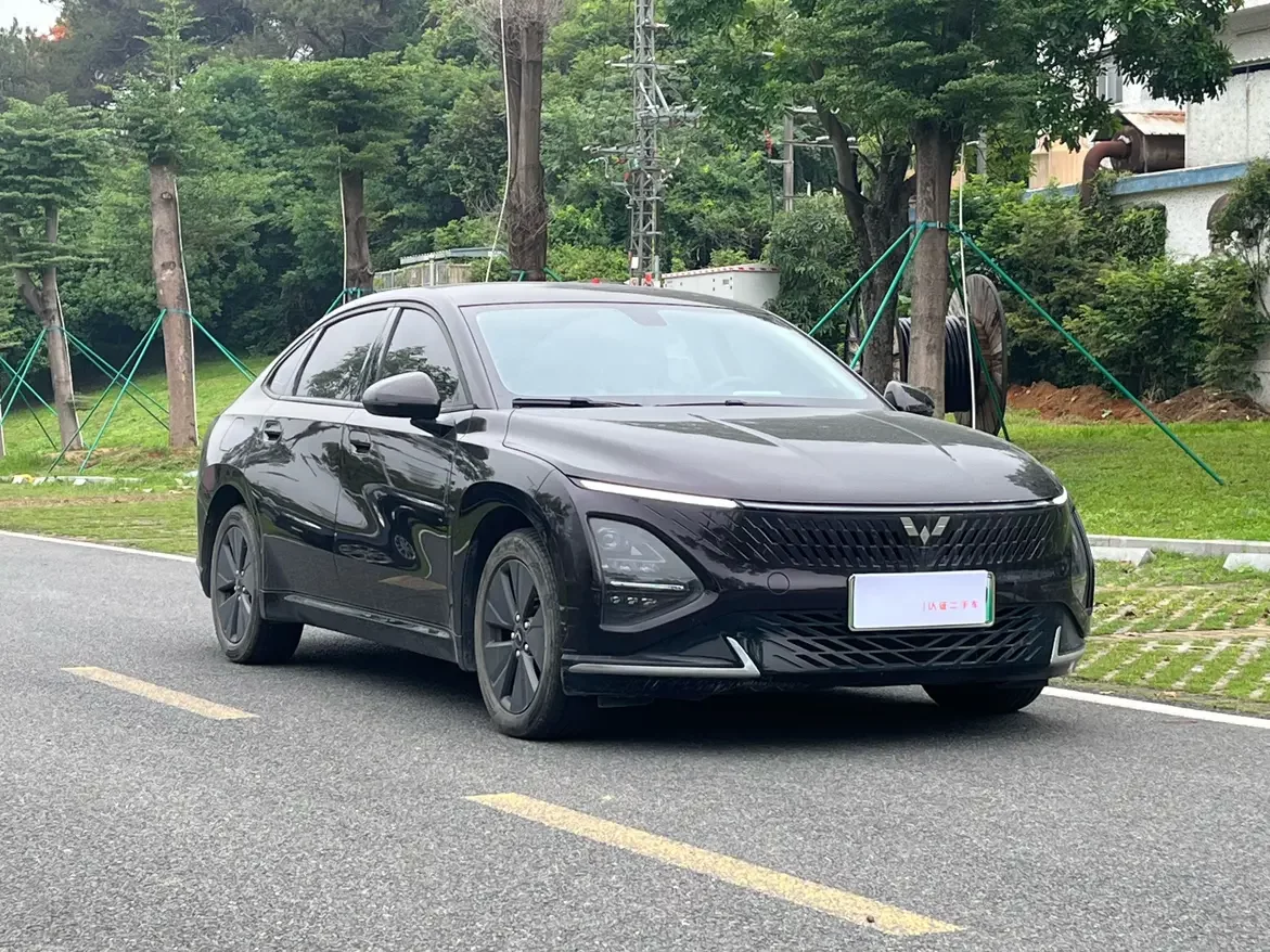 Wuling Starlight PHEV