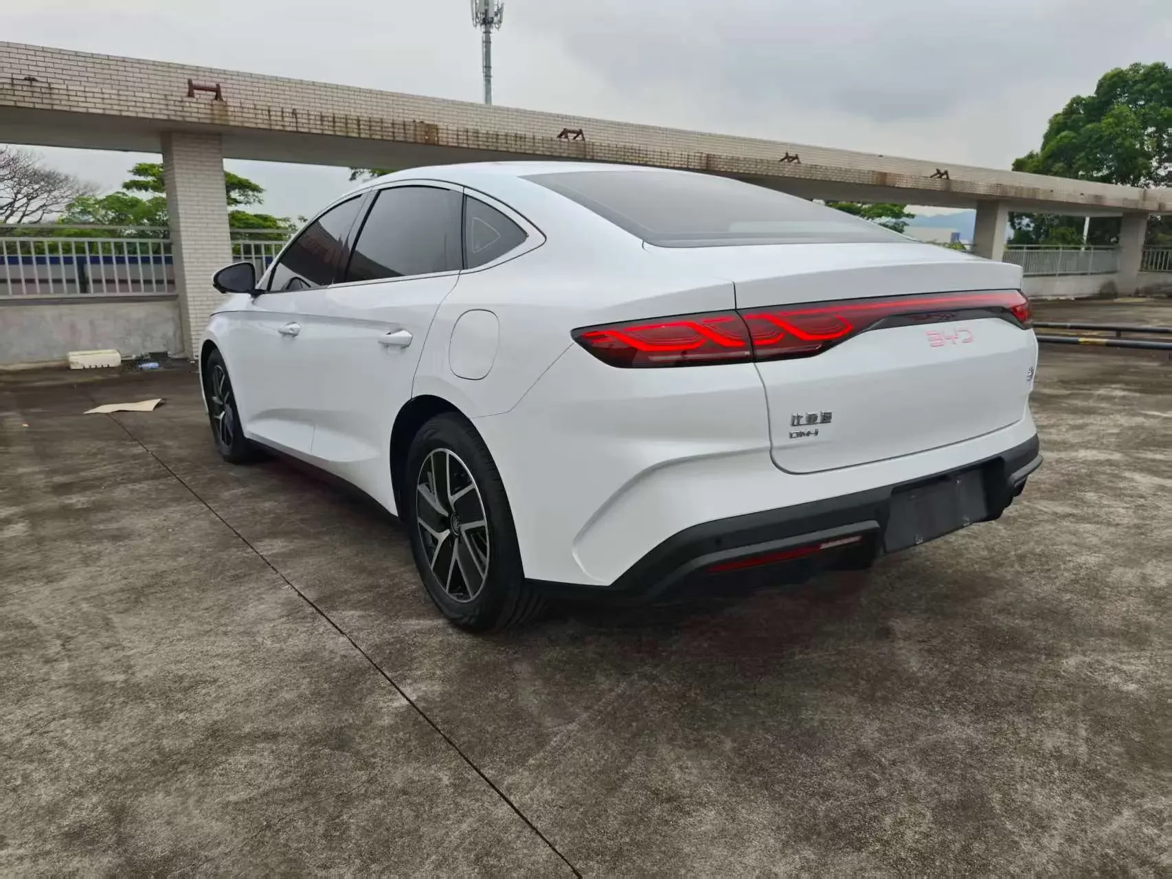 BYD Qin L DM