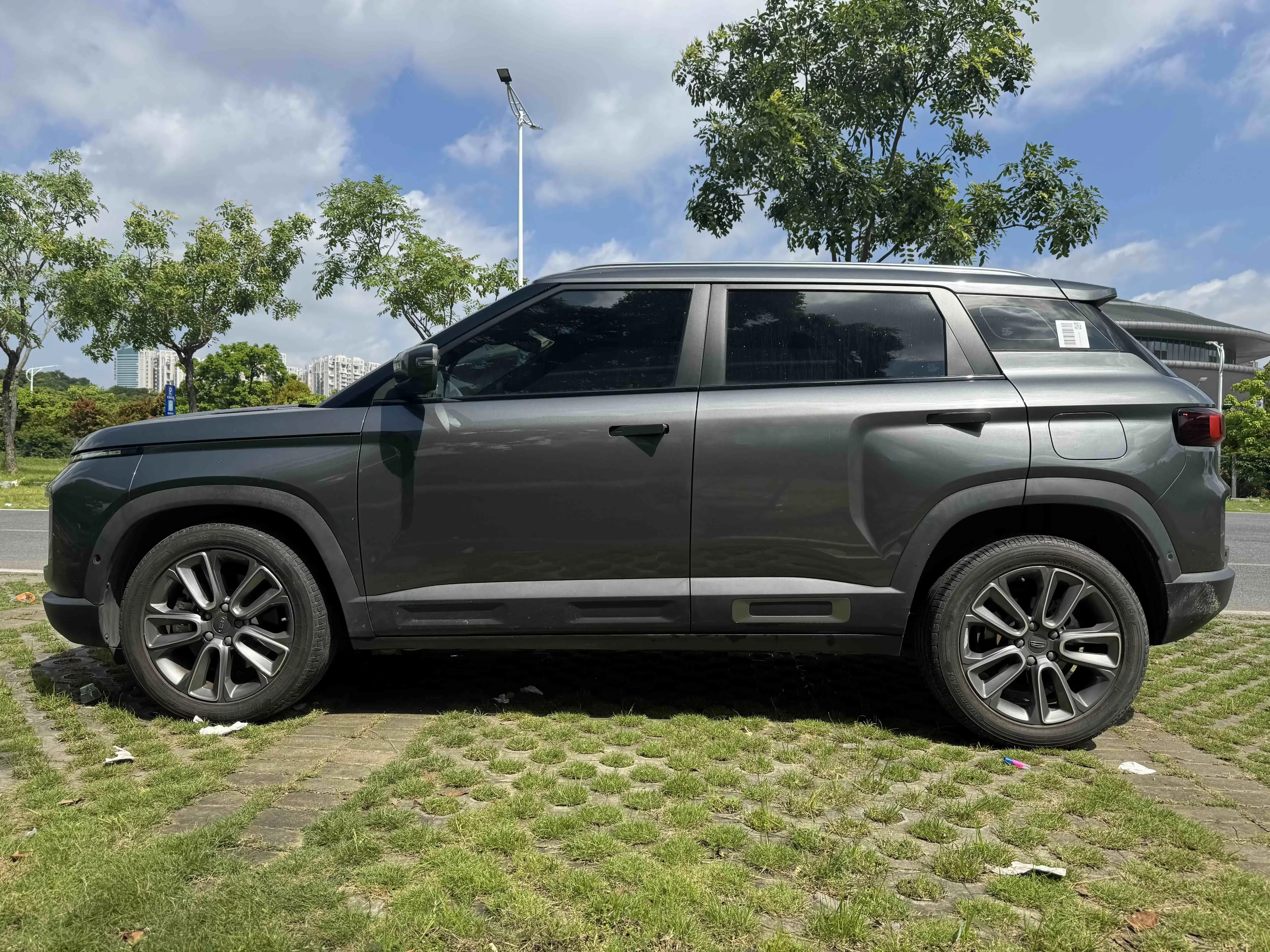Geely ICON