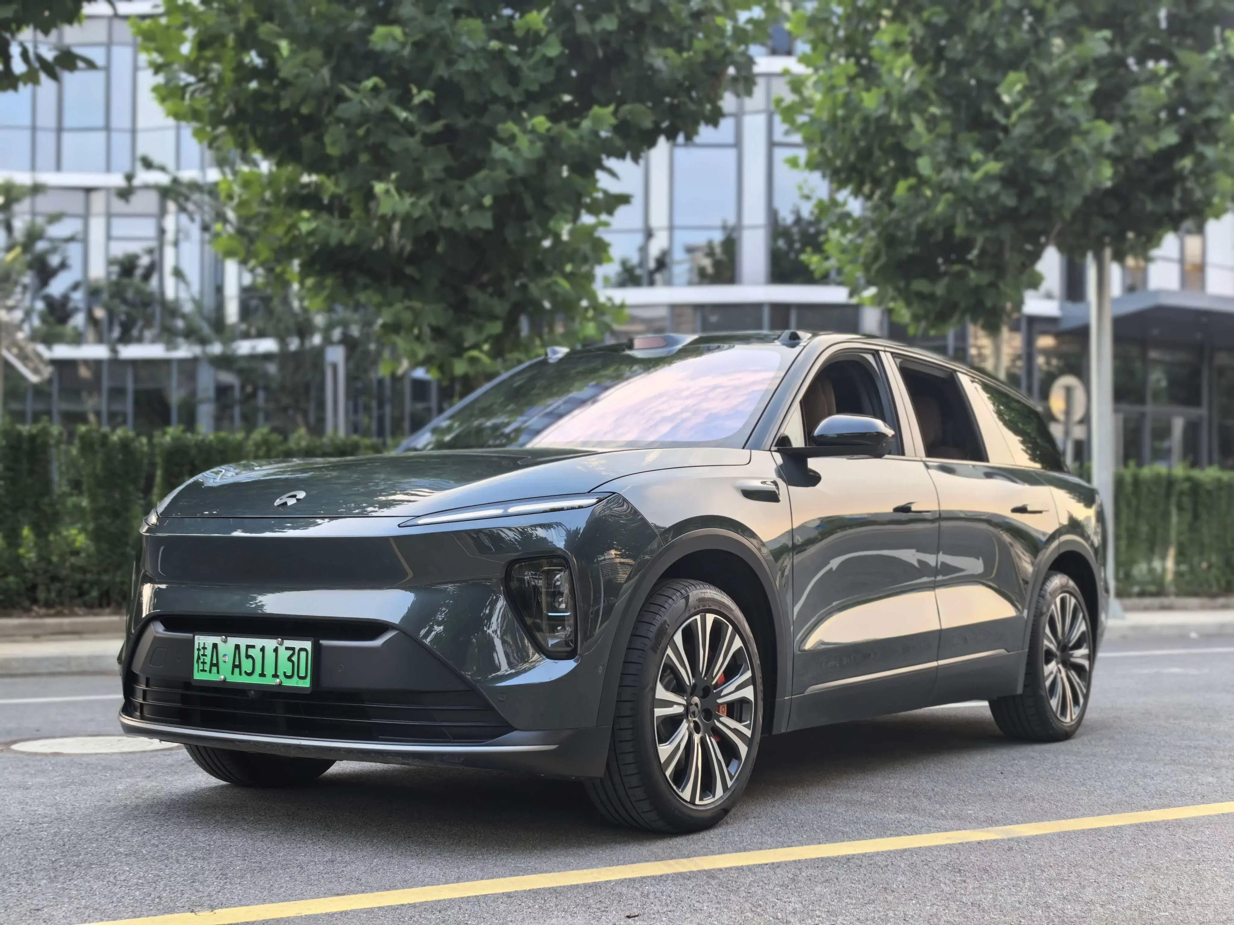 NIO ES8  из Китая