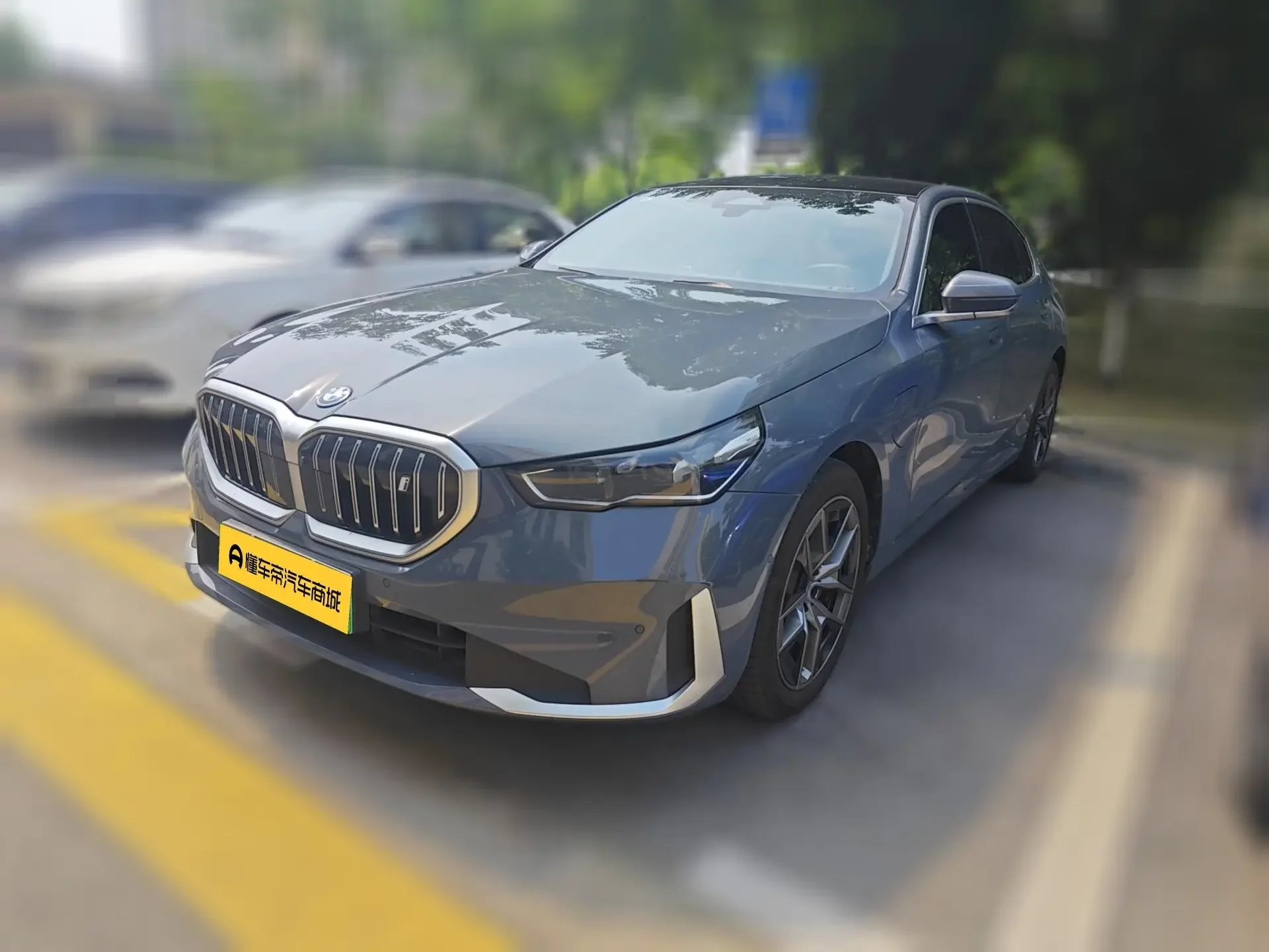 BMW i5