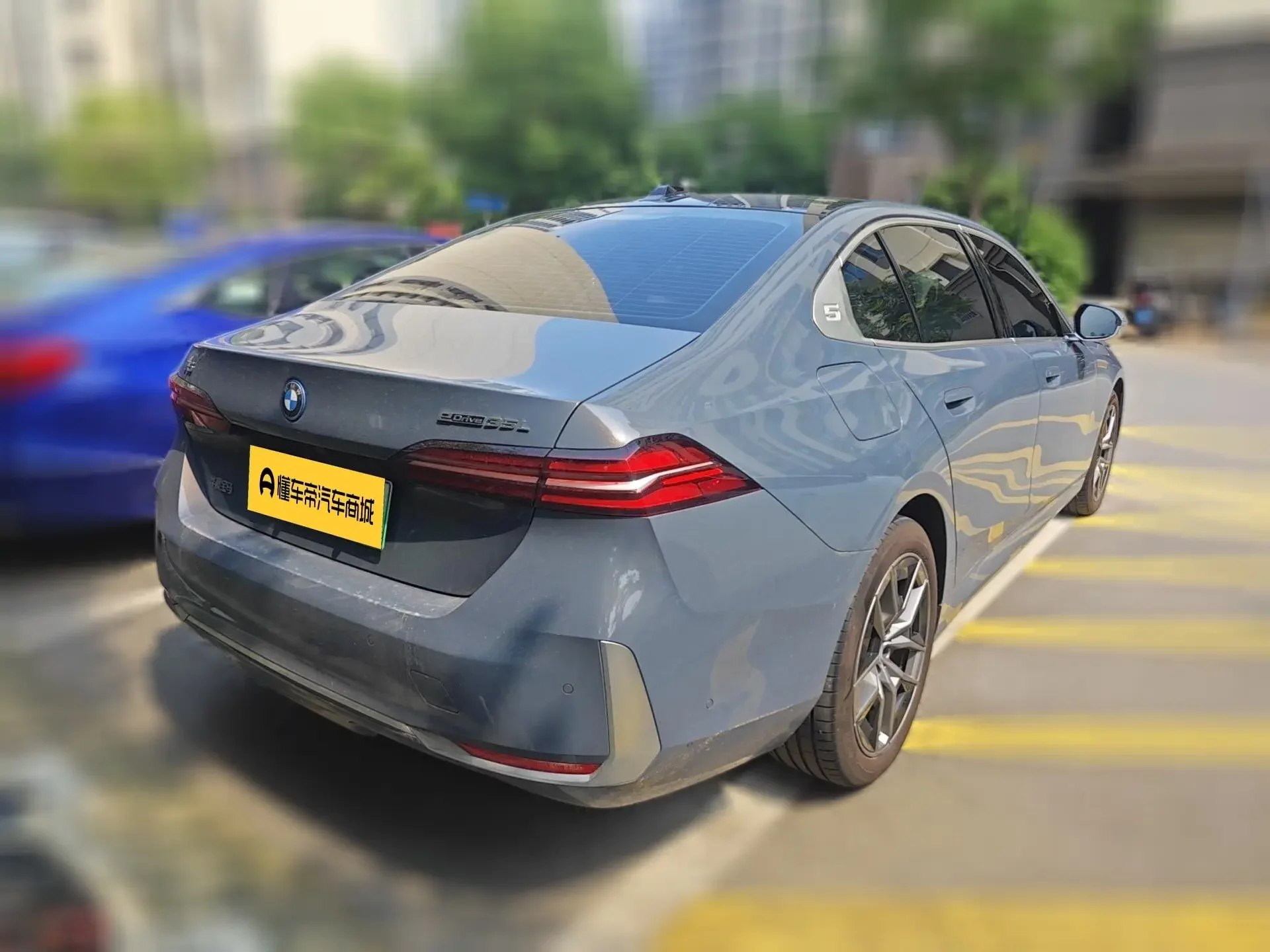BMW i5
