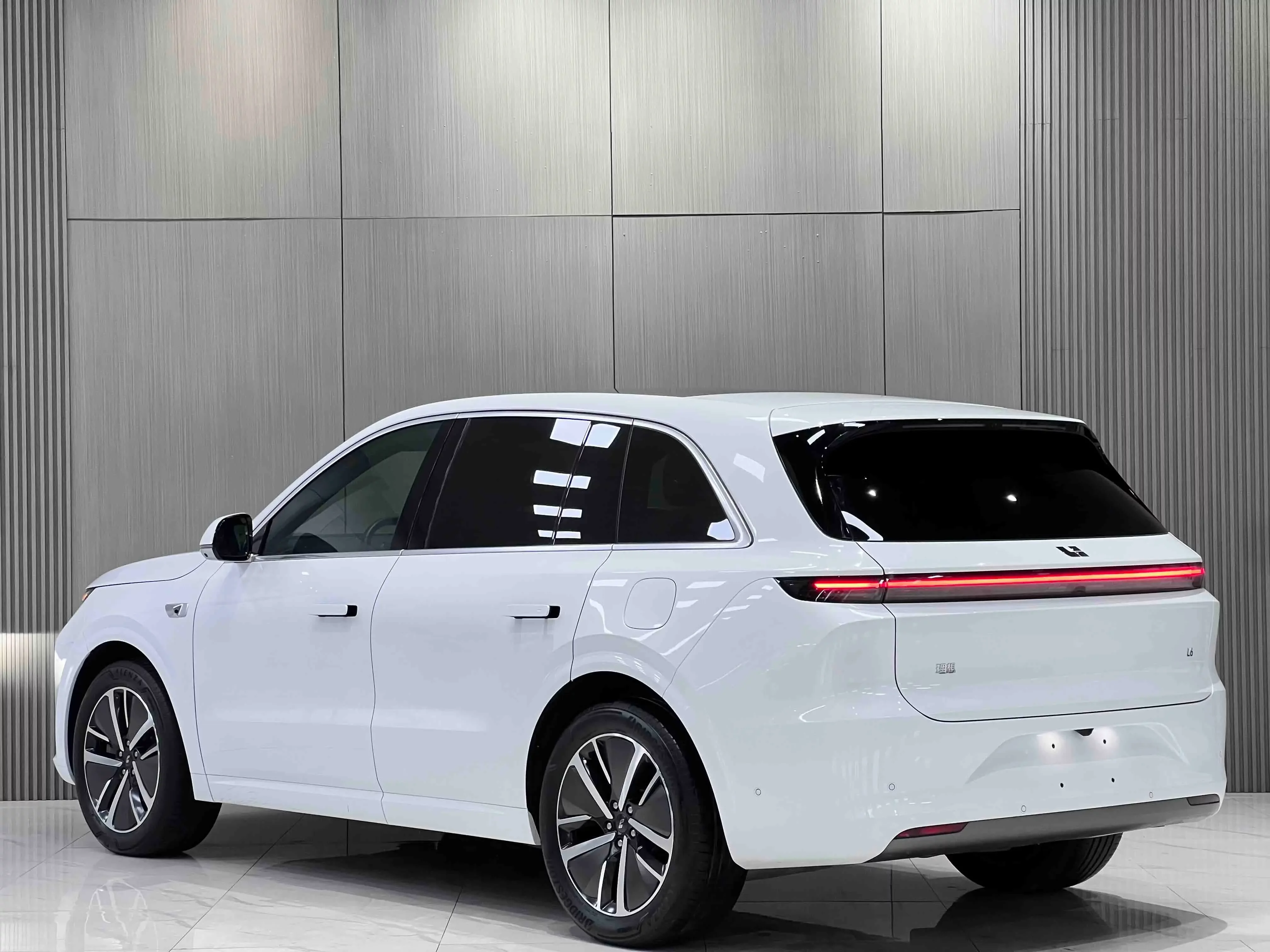 Lixiang L6