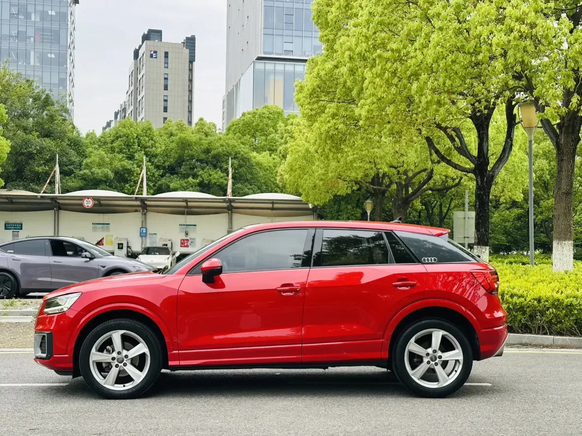 Audi Q2L