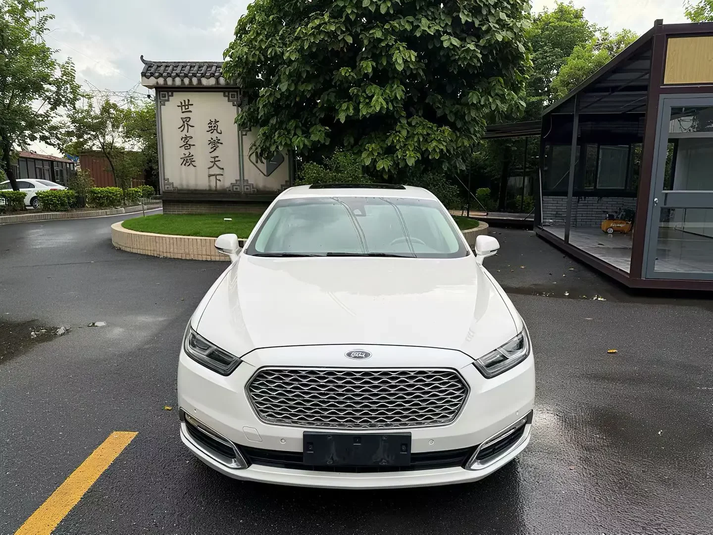 Ford Taurus