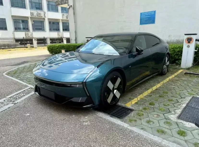 Xpeng P7