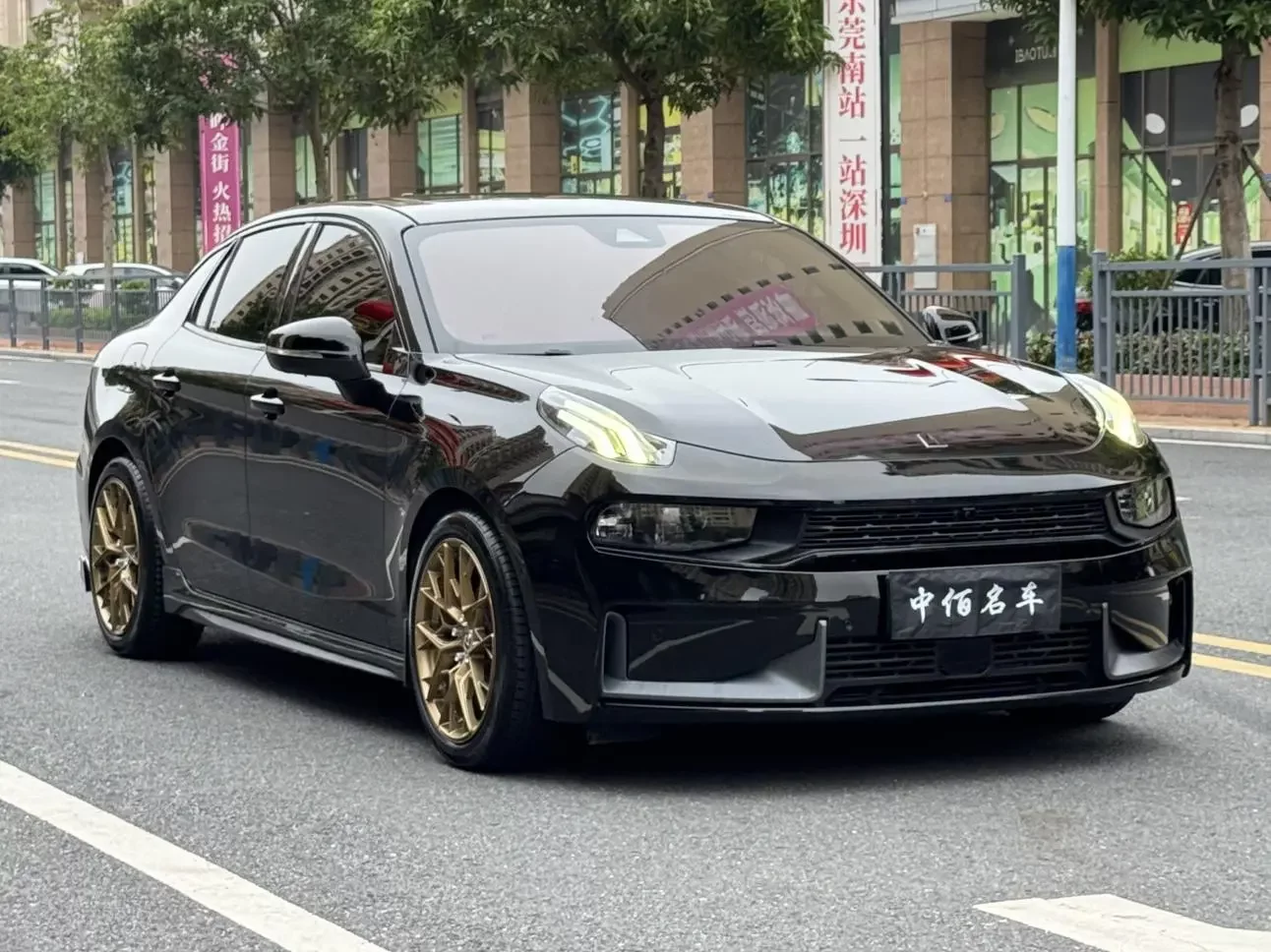Lynk & Co 03