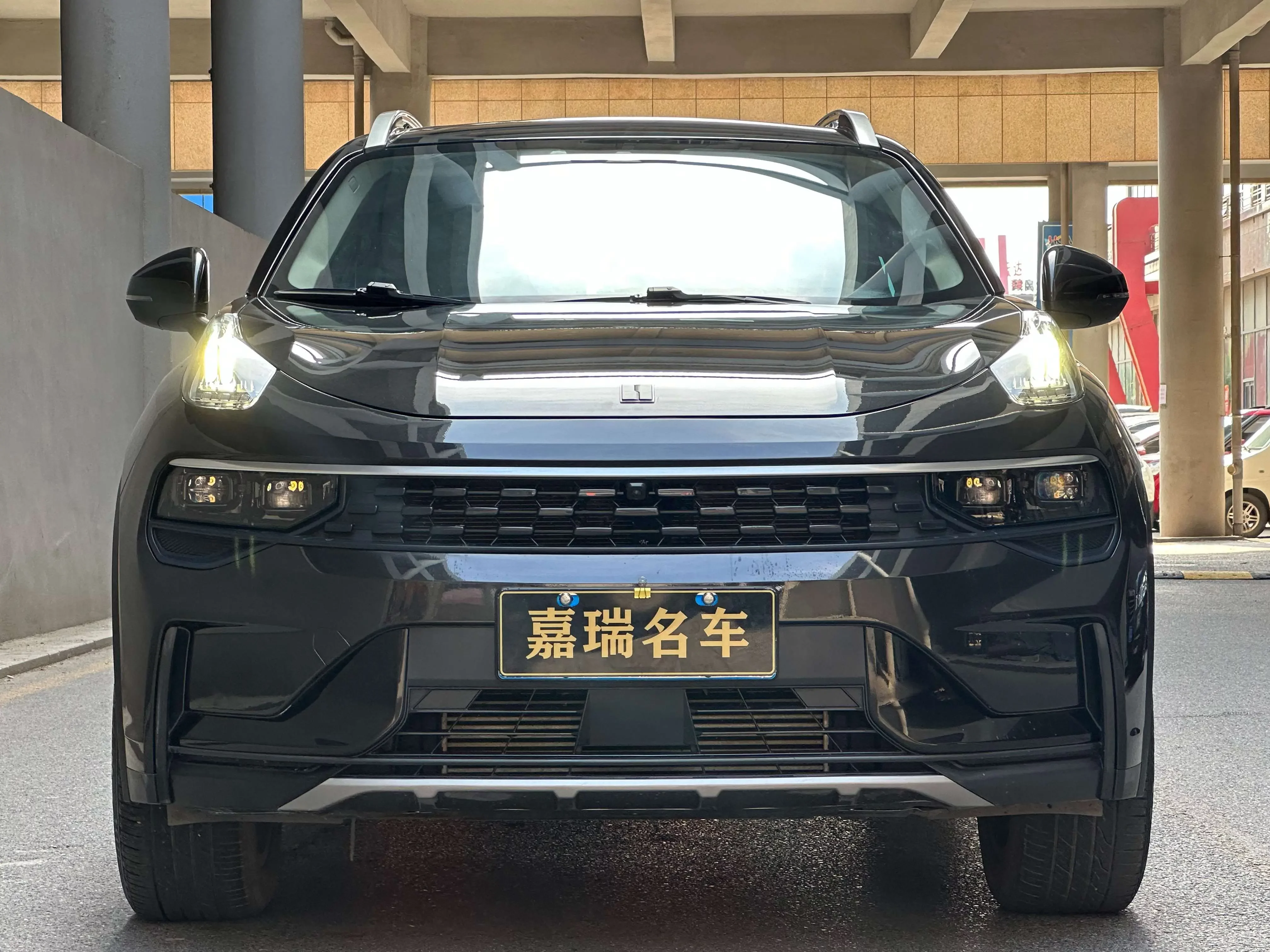 Lynk & Co 01
