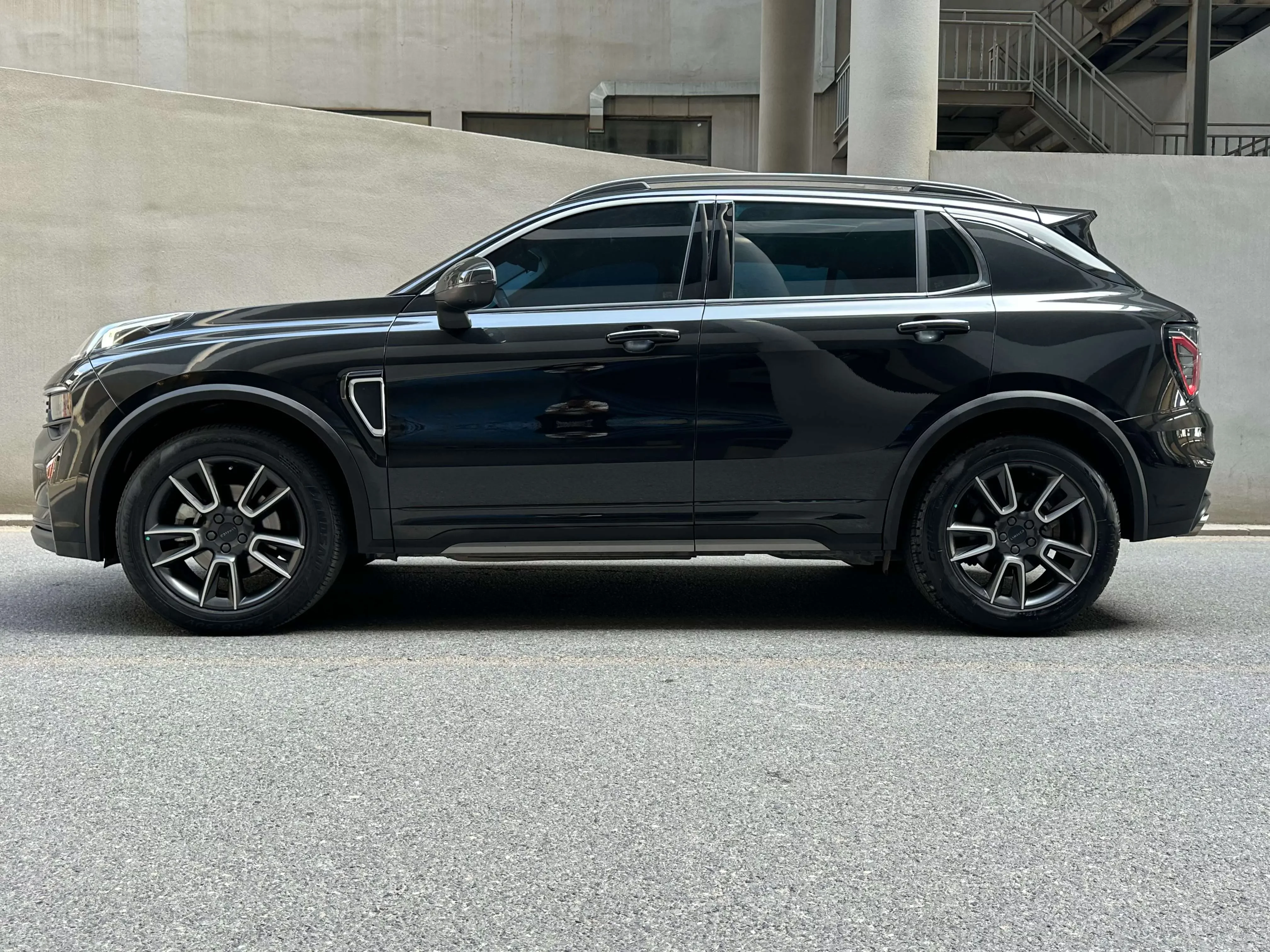 Lynk & Co 01