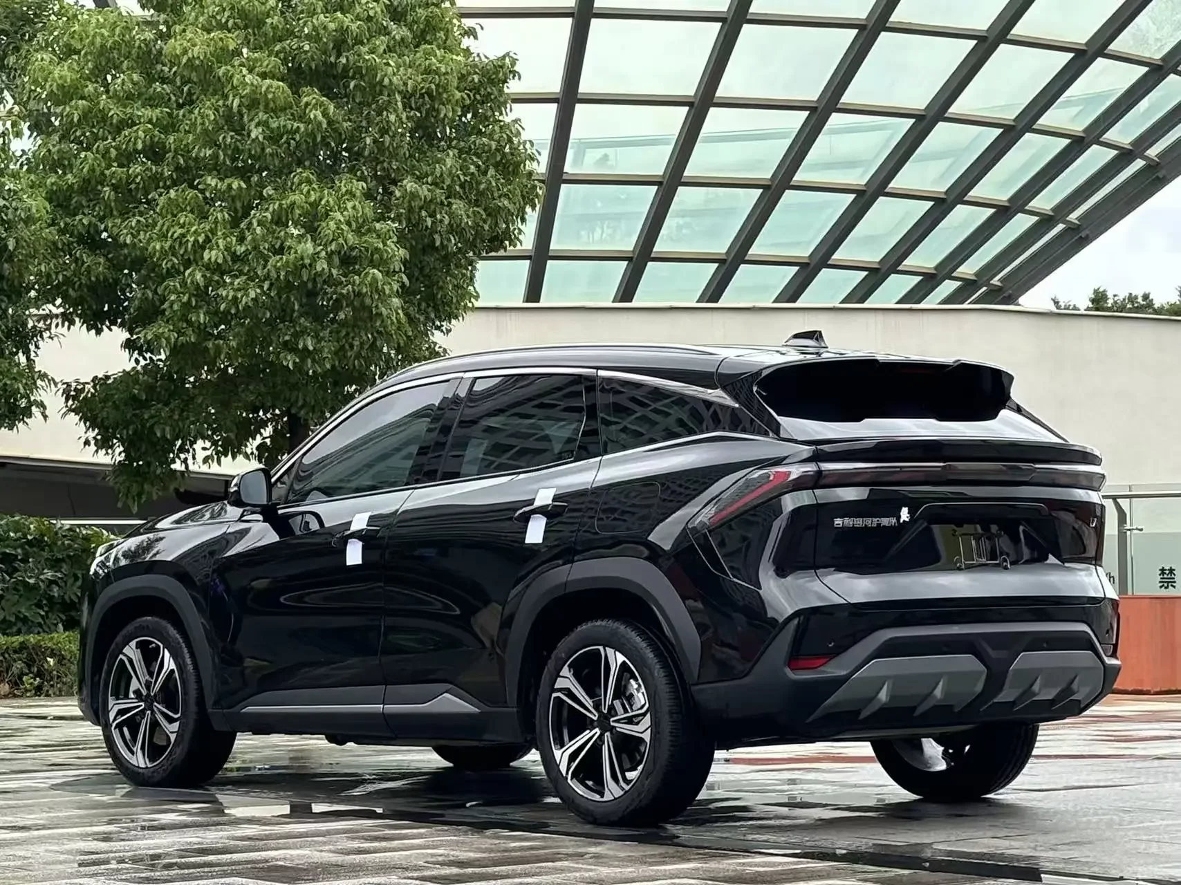Geely Galaxy L7