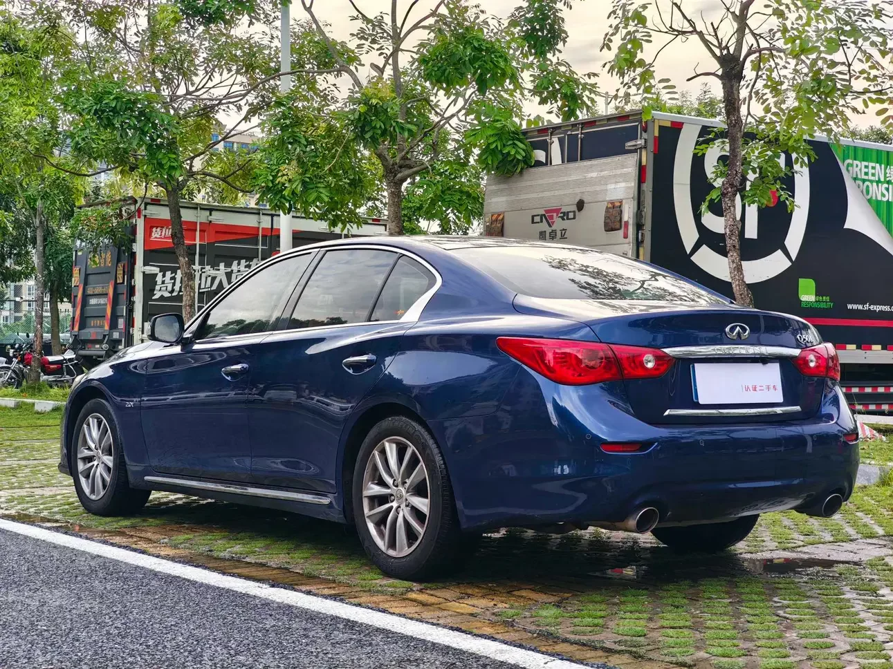 Infiniti Q50L