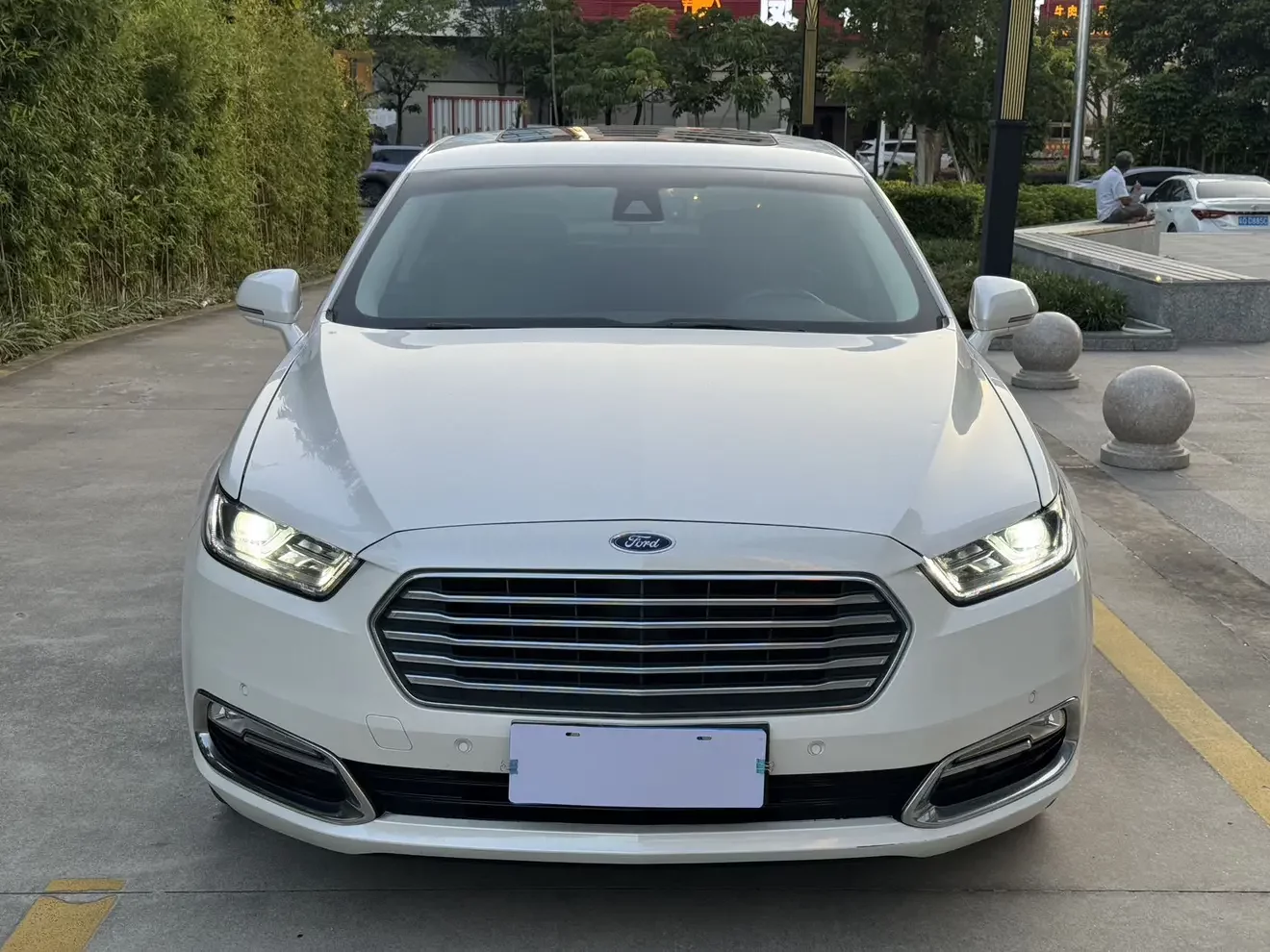 Ford Taurus