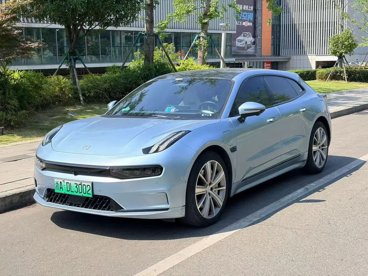 ZEEKR 001