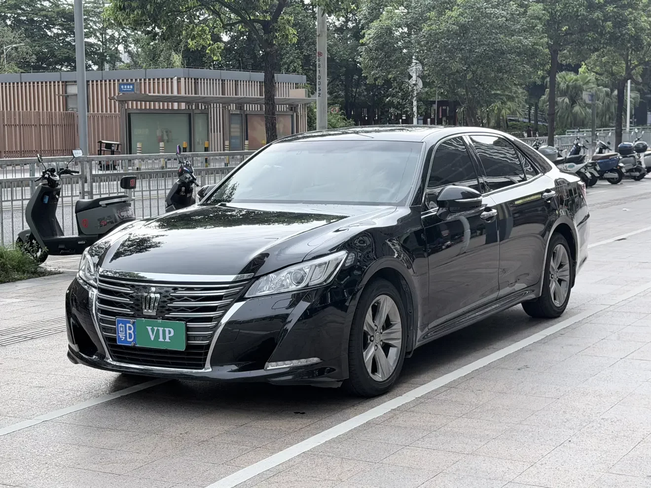 Toyota crown