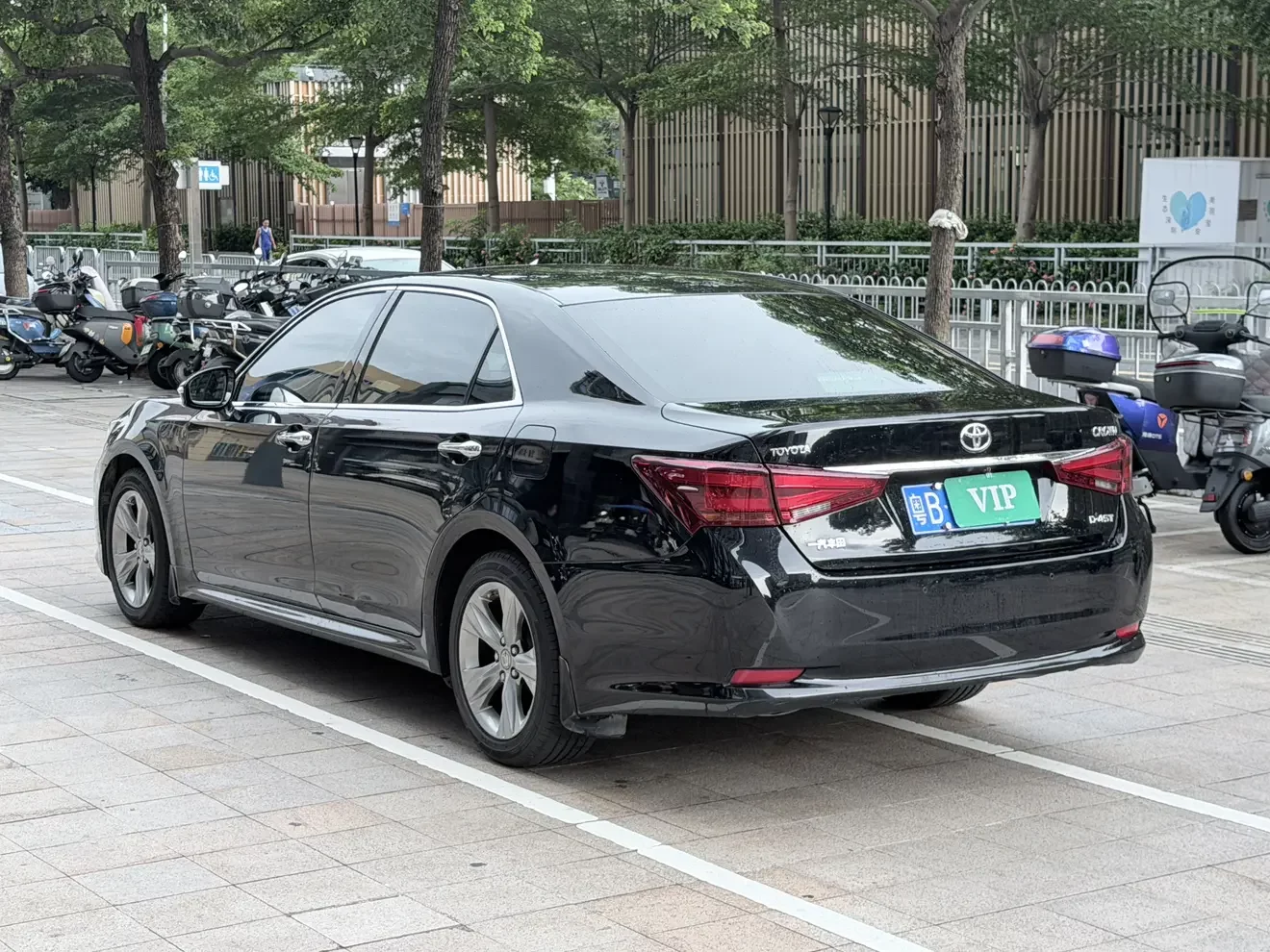 Toyota crown