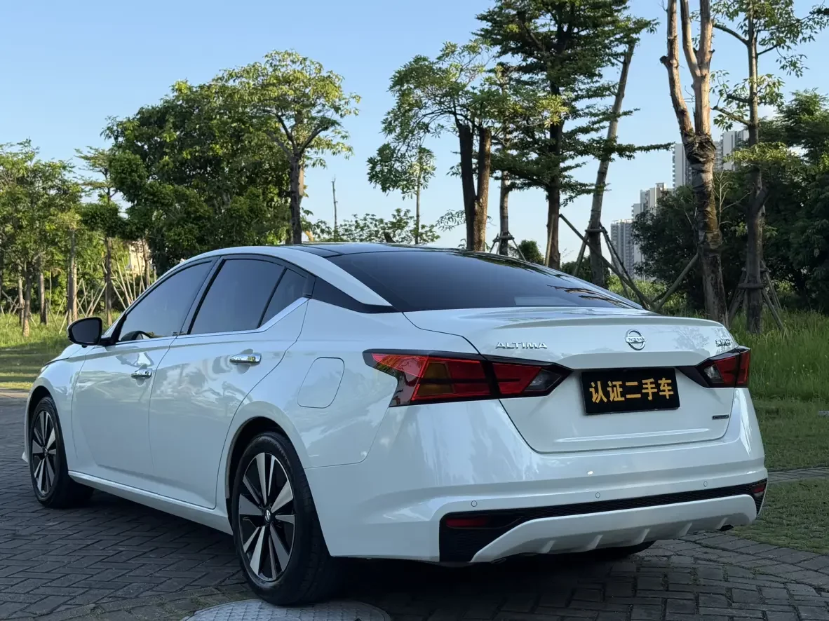 Nissan Altima