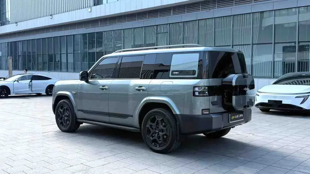 BYD Leopard Titanium 7 PHEV