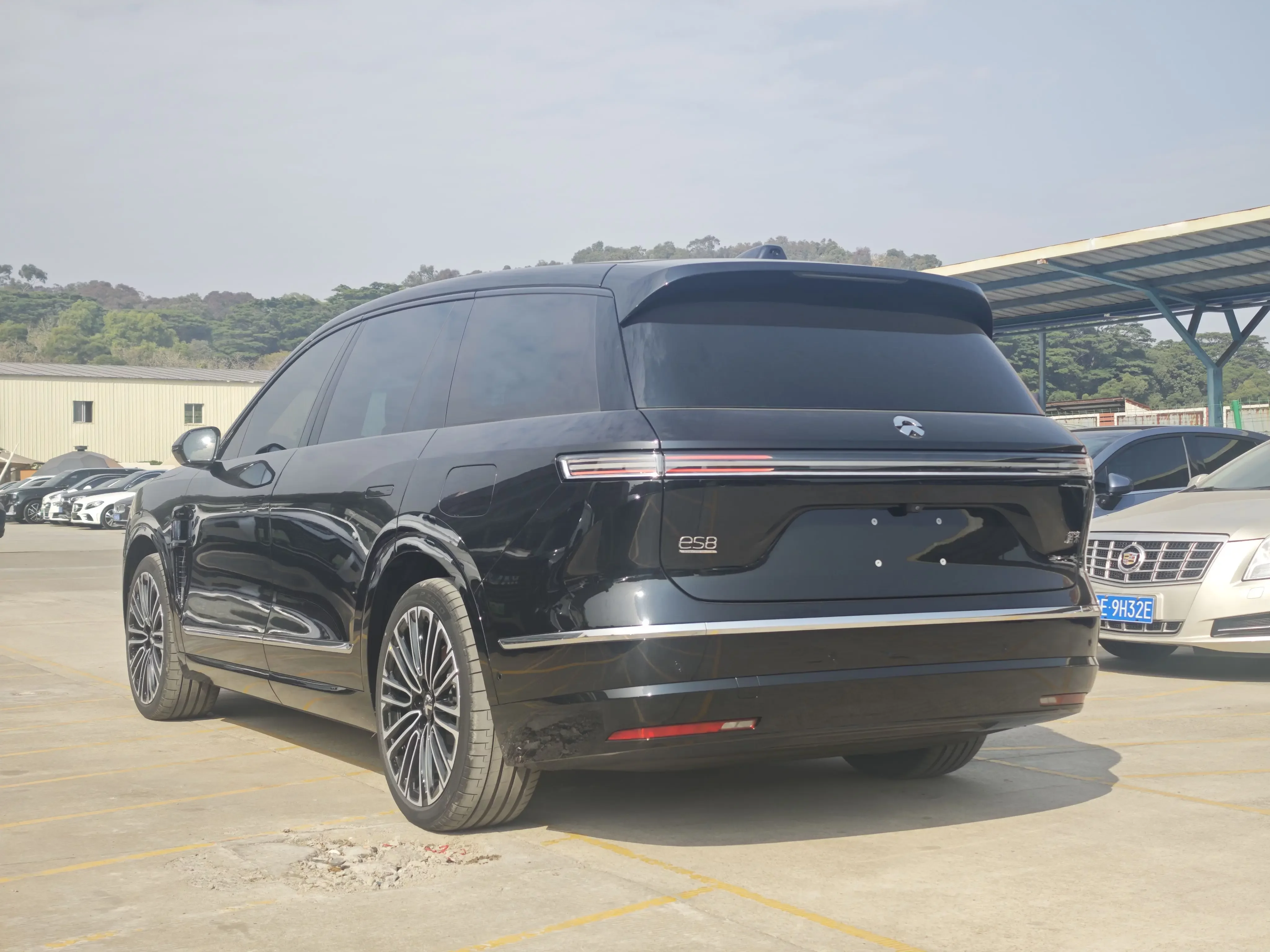 NIO ES8