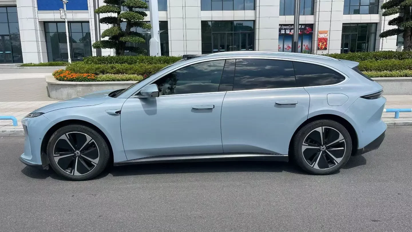 NIO ET5T  из Китая