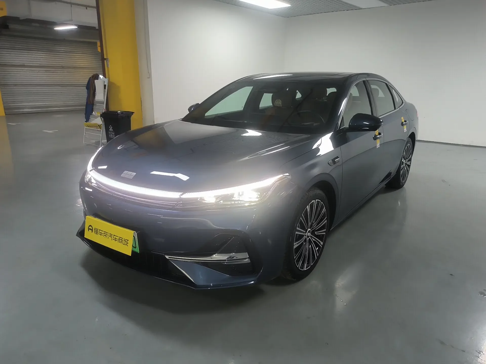 Geely Galaxy A7 EM