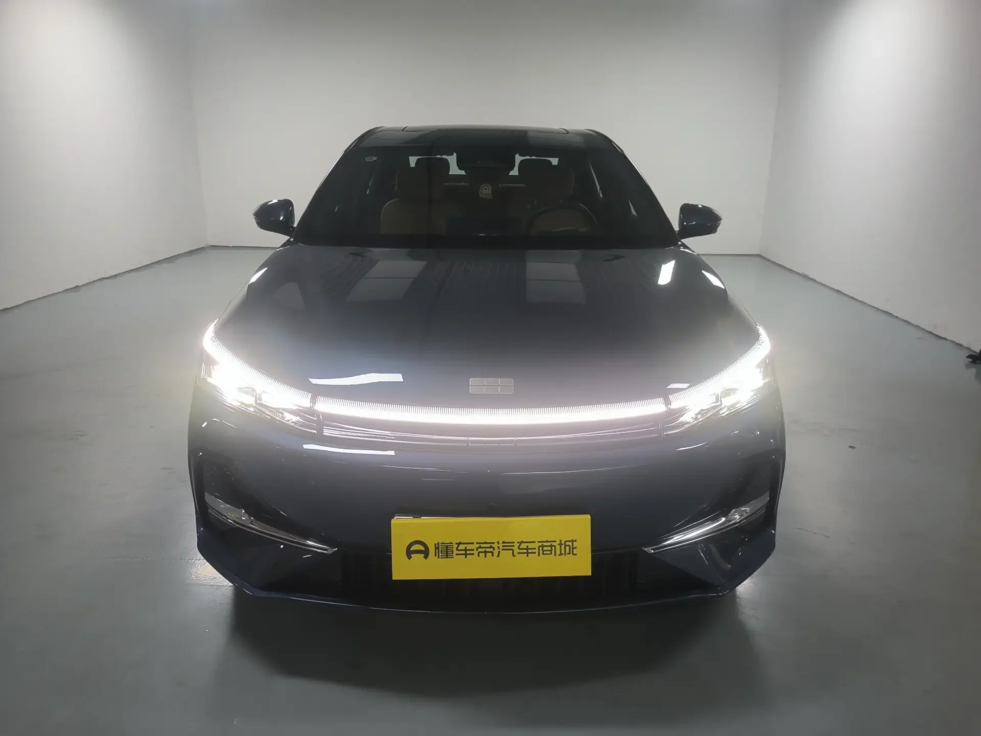 Geely Galaxy A7 EM