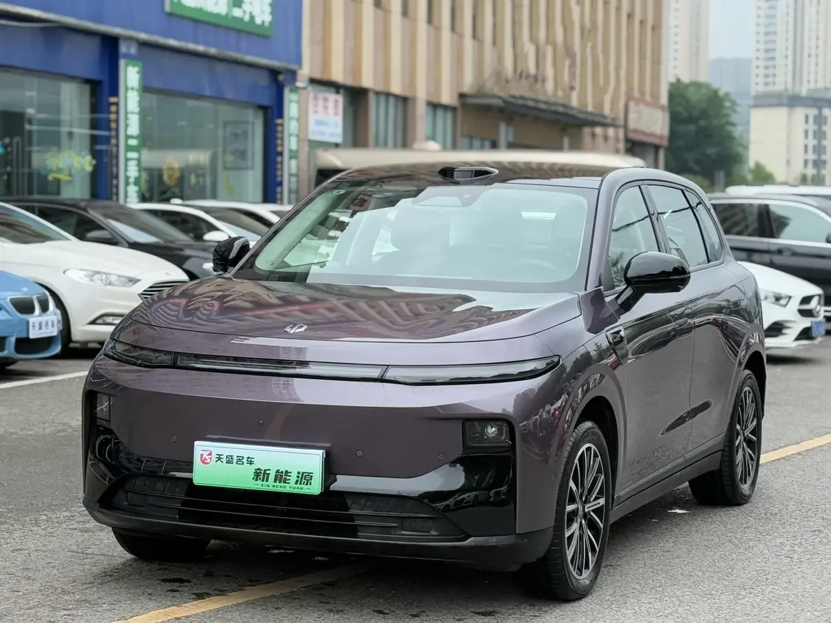 Leapmotor B10