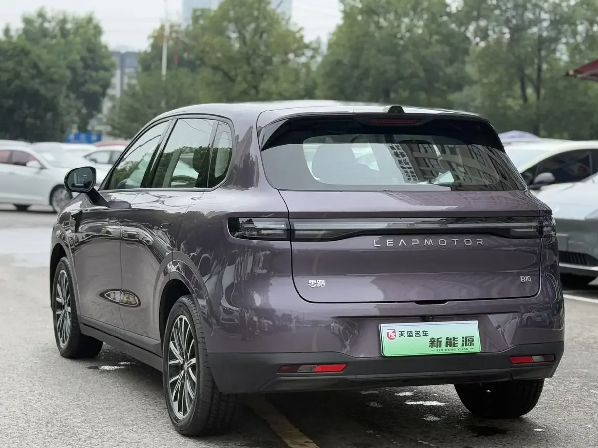 Leapmotor B10