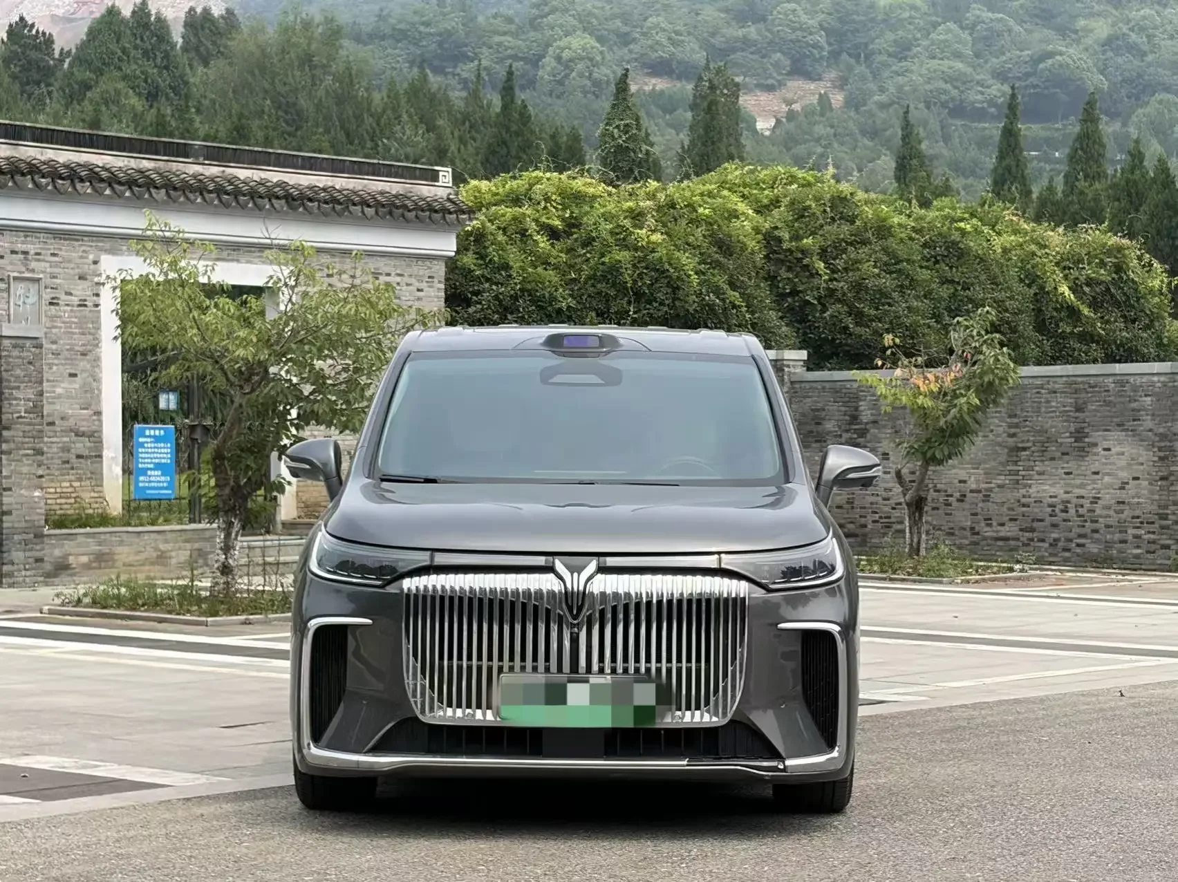 Voyah Lantu Dreamer PHEV  из Китая