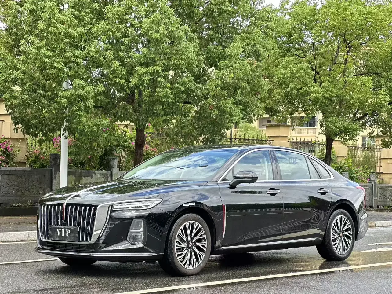 Hongqi H5