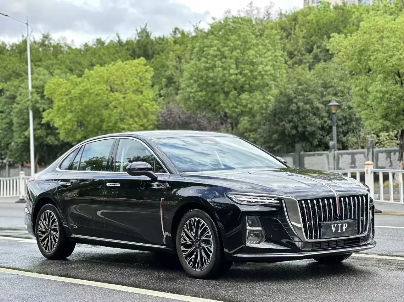 Hongqi H5