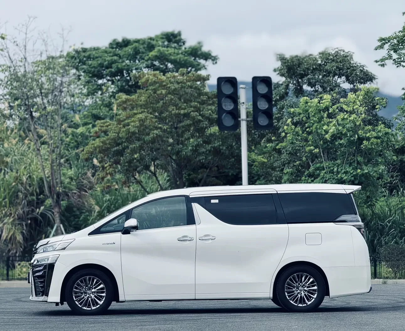 Toyota Crown Wellfire