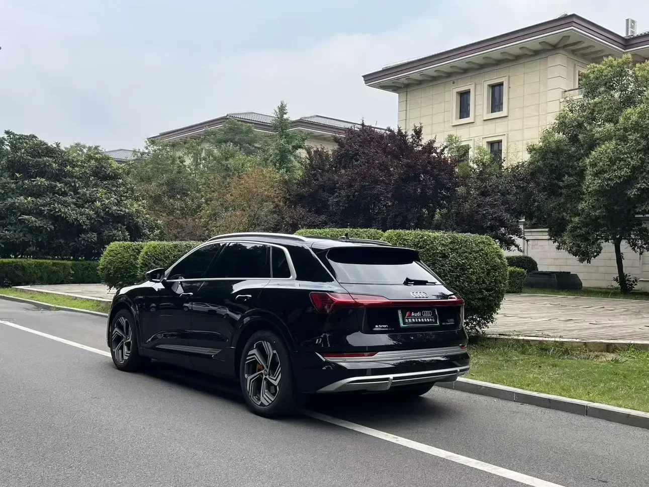 Audi e-tron
