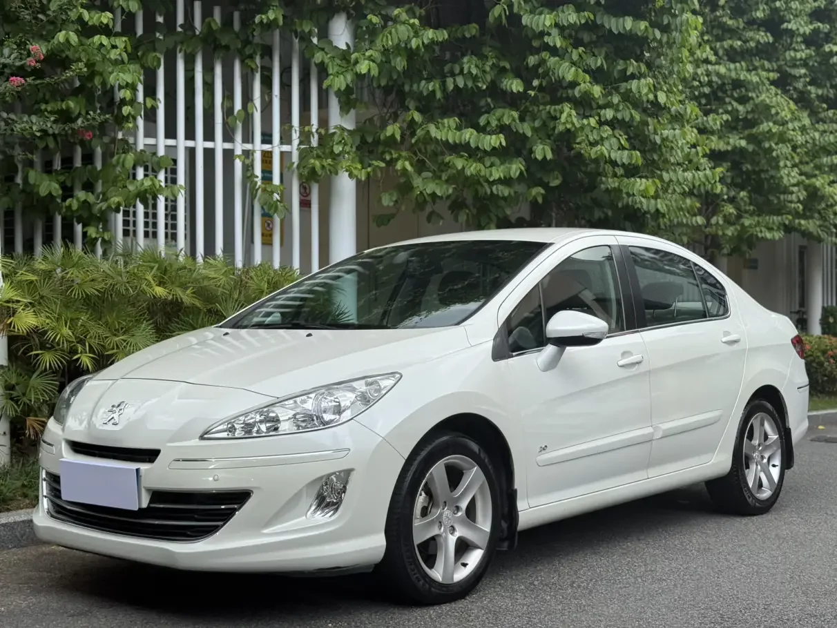 Peugeot 408